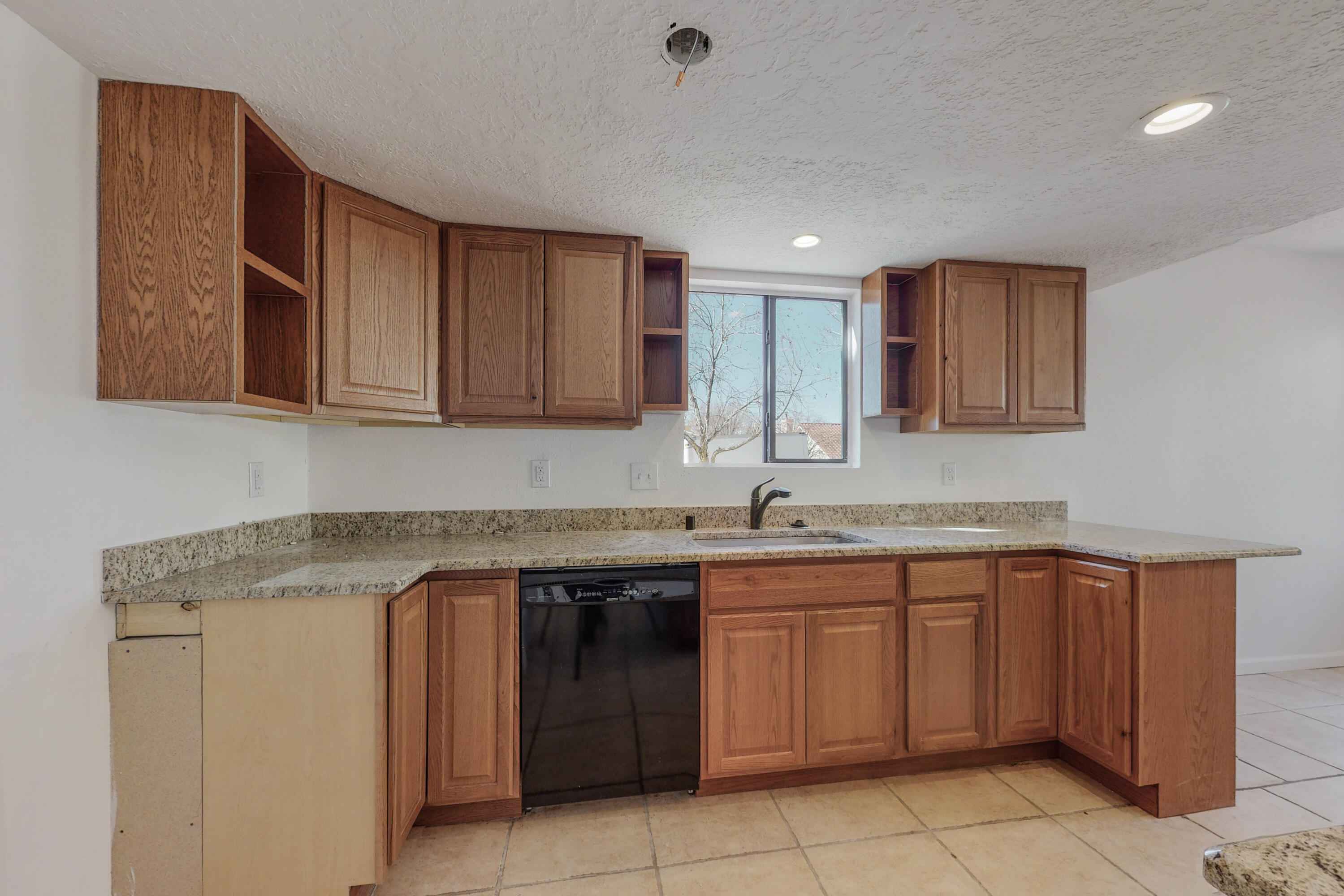 8101 WILLIAM MOYERS Avenue NE