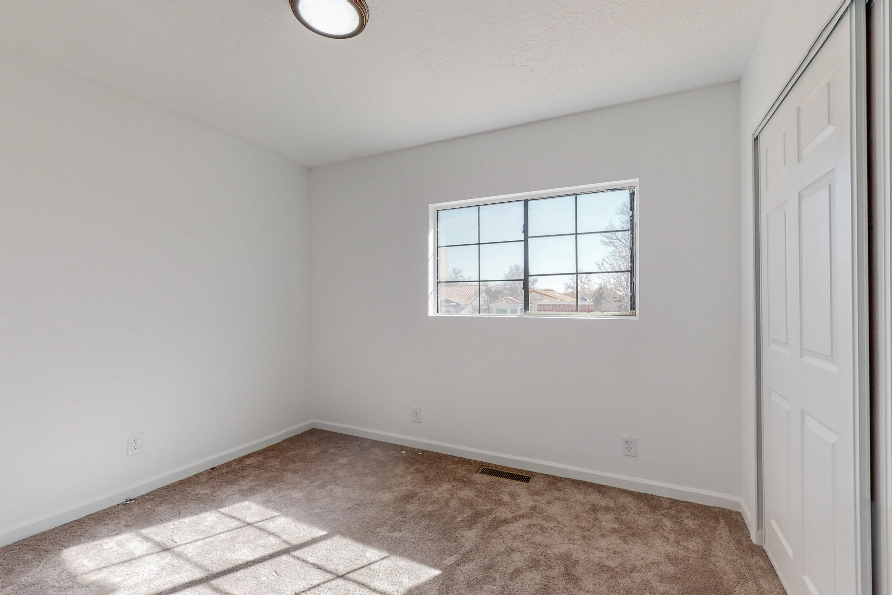 8101 WILLIAM MOYERS Avenue NE