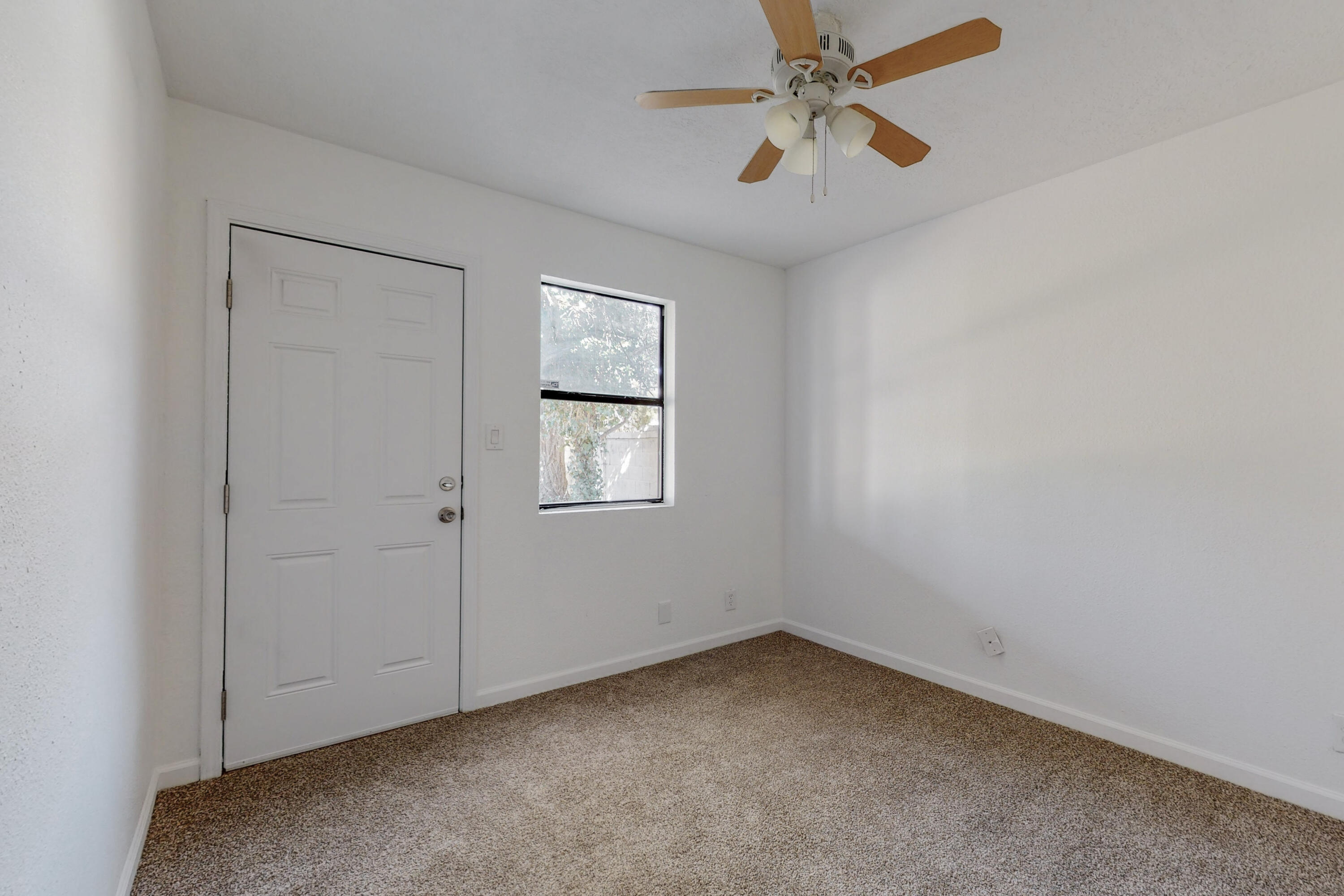 8101 WILLIAM MOYERS Avenue NE