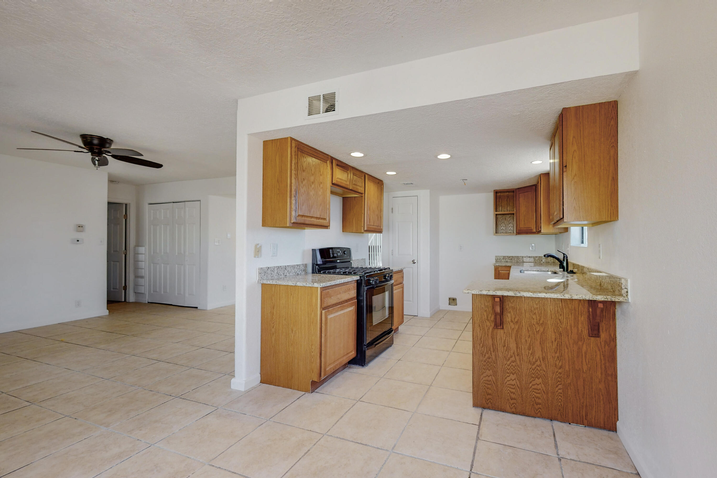 8101 WILLIAM MOYERS Avenue NE