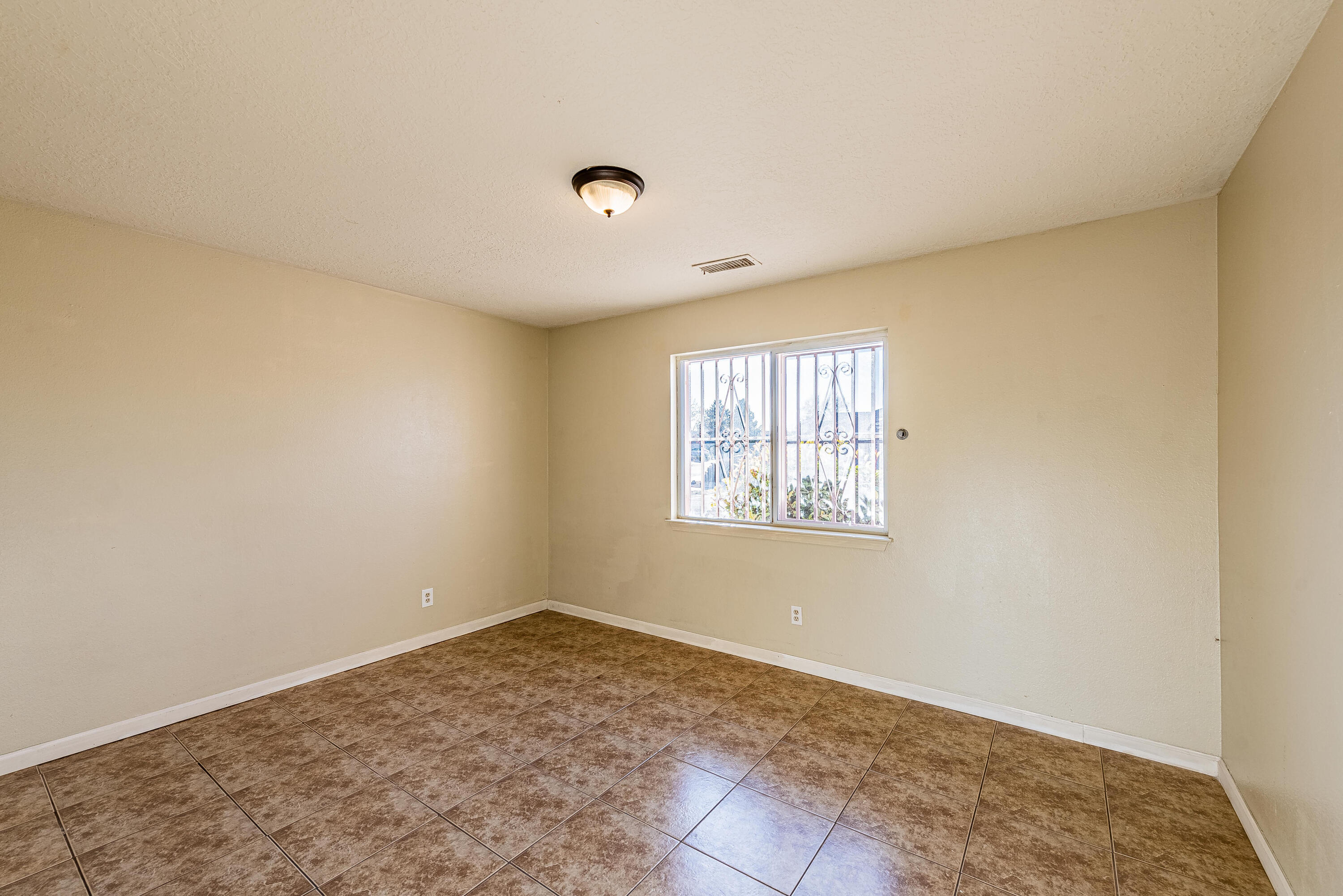 512 FOYT Drive SW