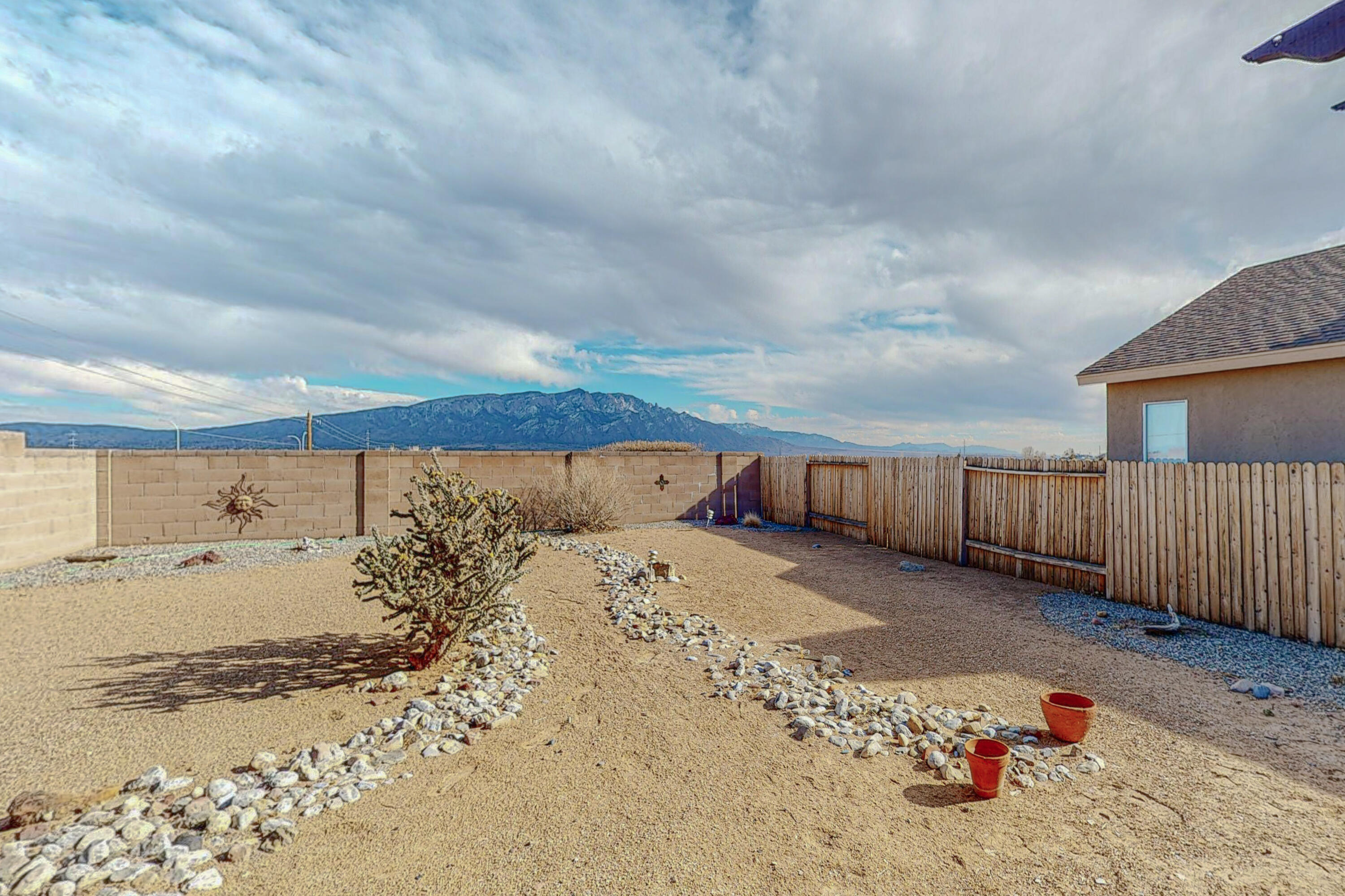 7068 SKYLAR Drive NE