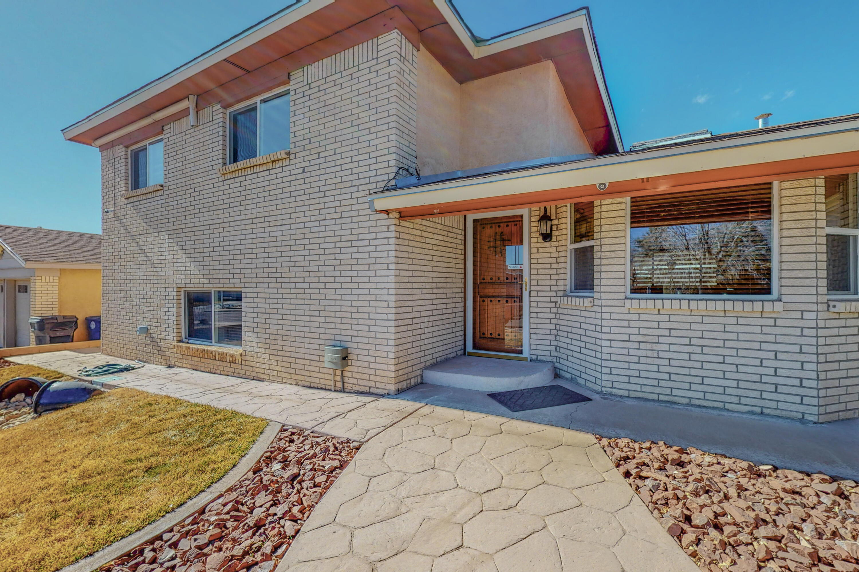 12113 Manitoba Drive NE