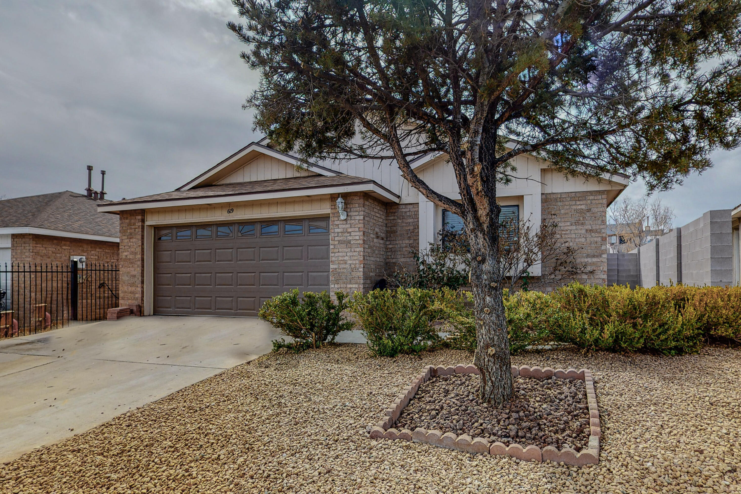 619 MCCLOSKEY Drive SW
