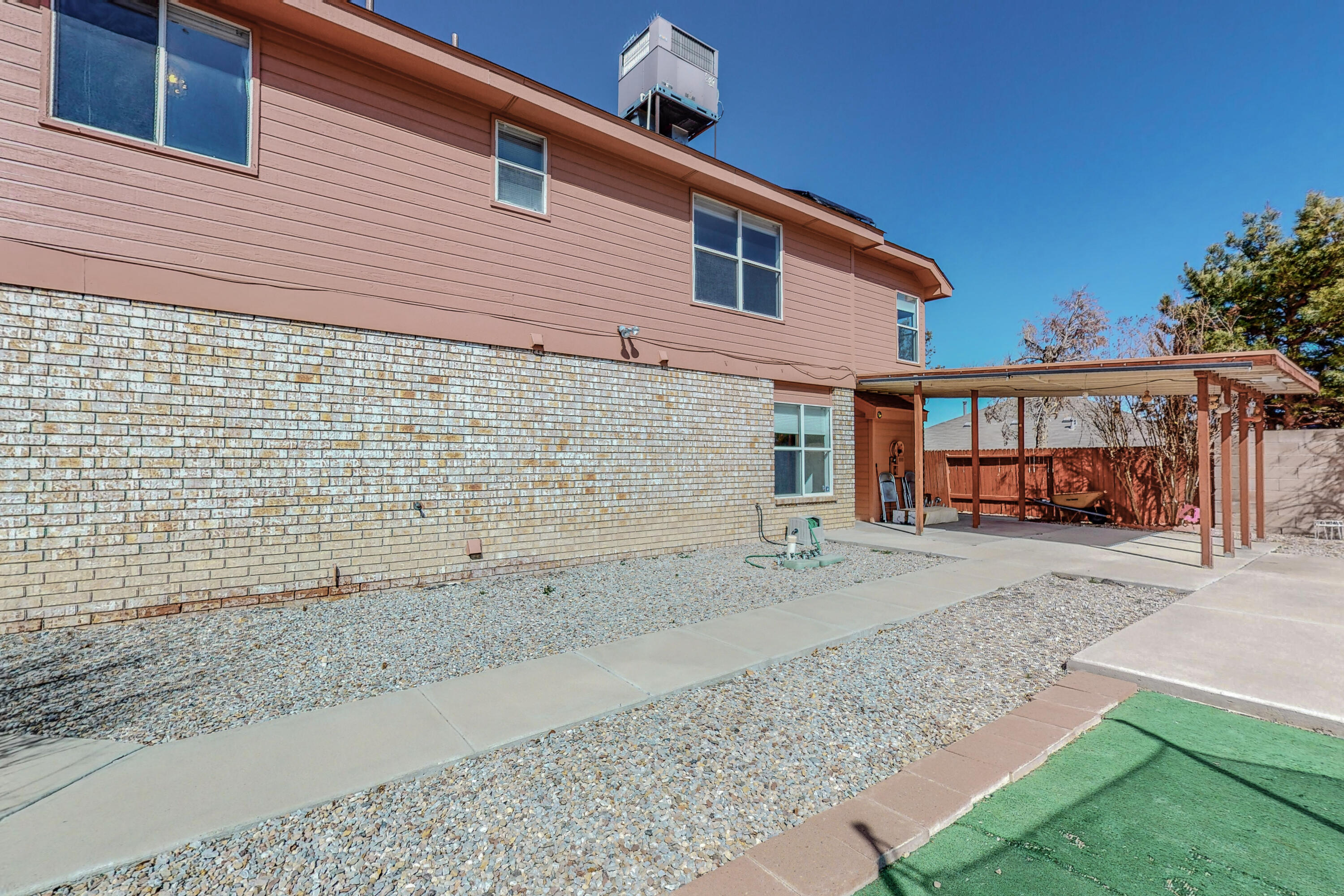 2428 WINDWARD Drive NW