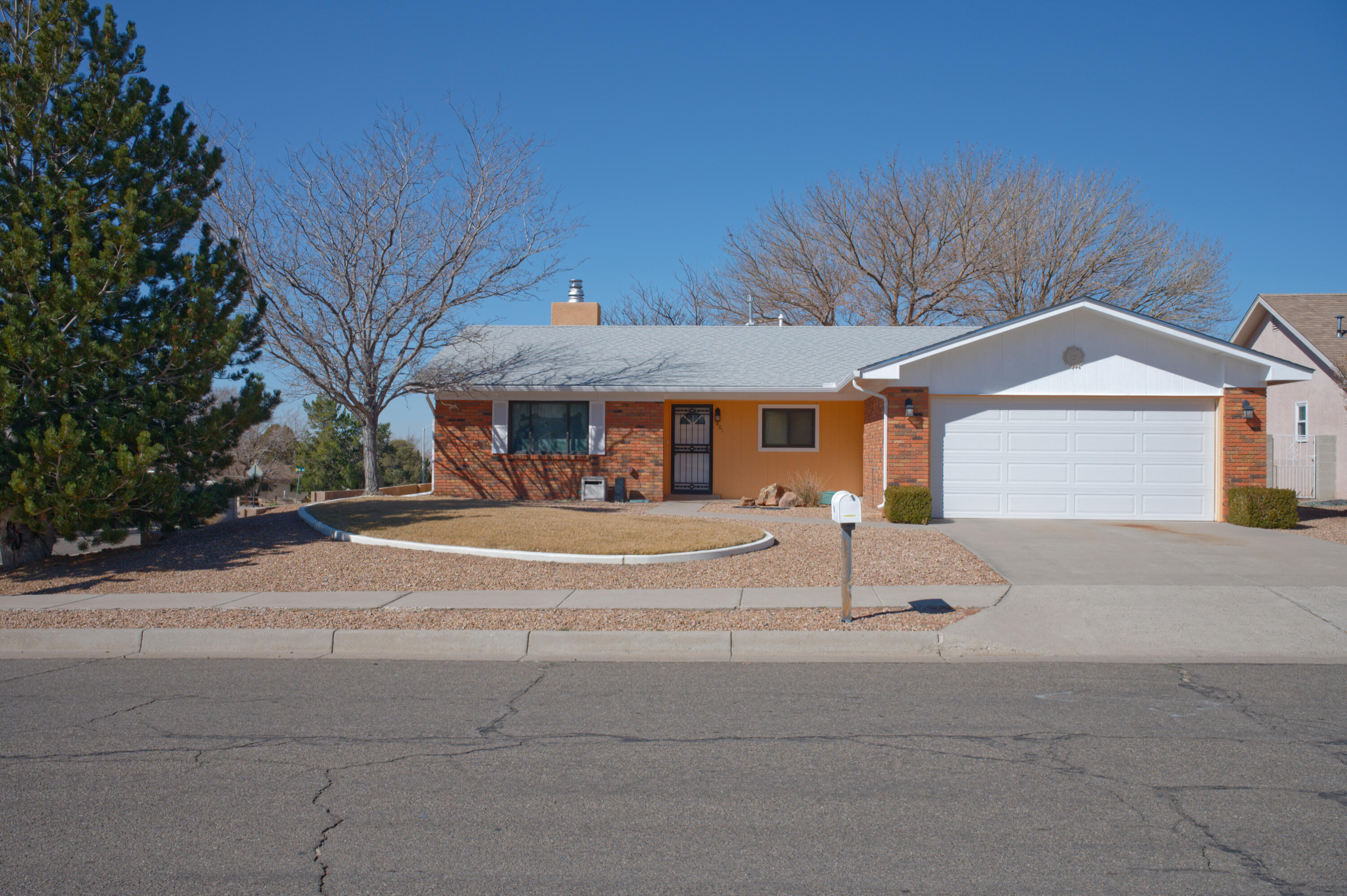 801 NAKOMIS Avenue NE