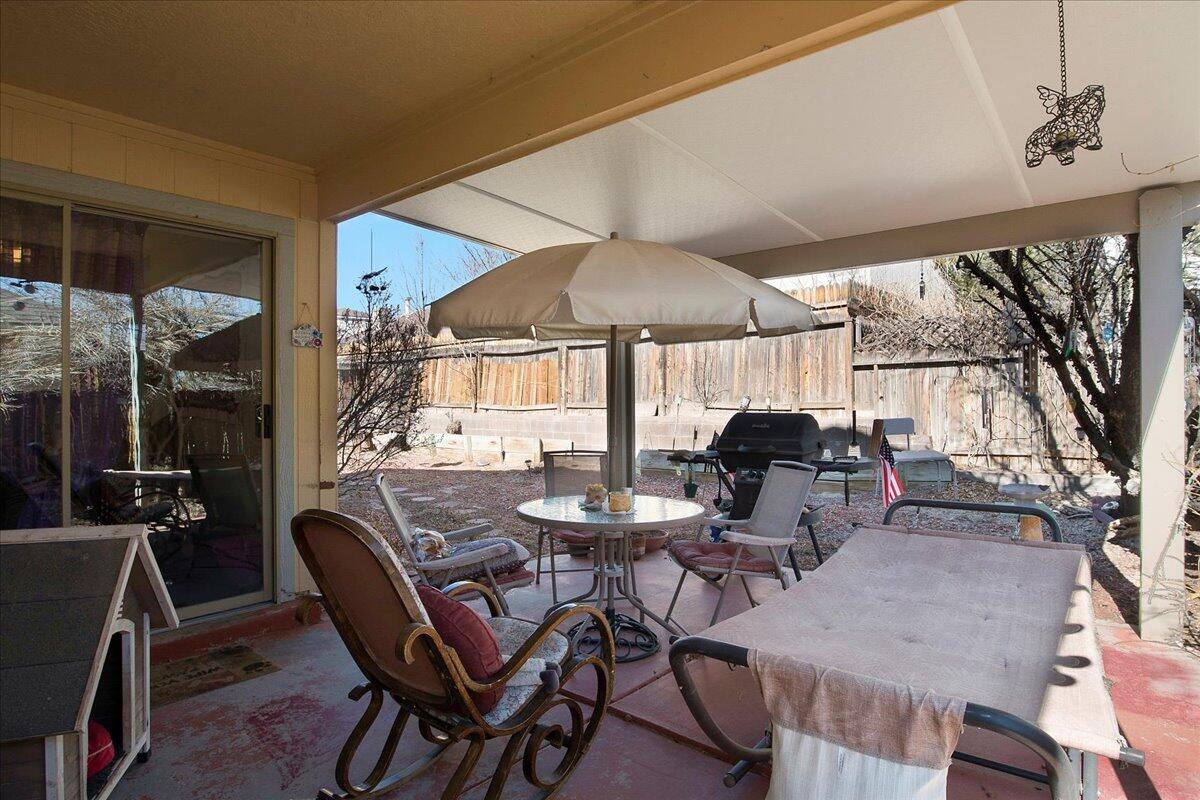 1421 LUPINE Drive NE