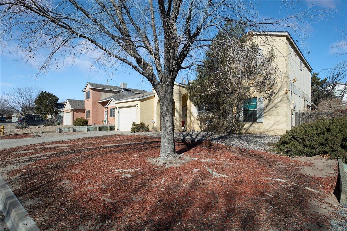 1421 LUPINE Drive NE