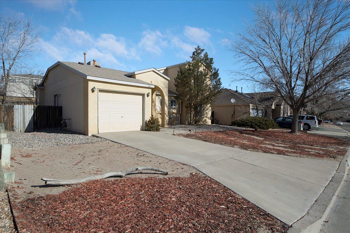 1421 LUPINE Drive NE
