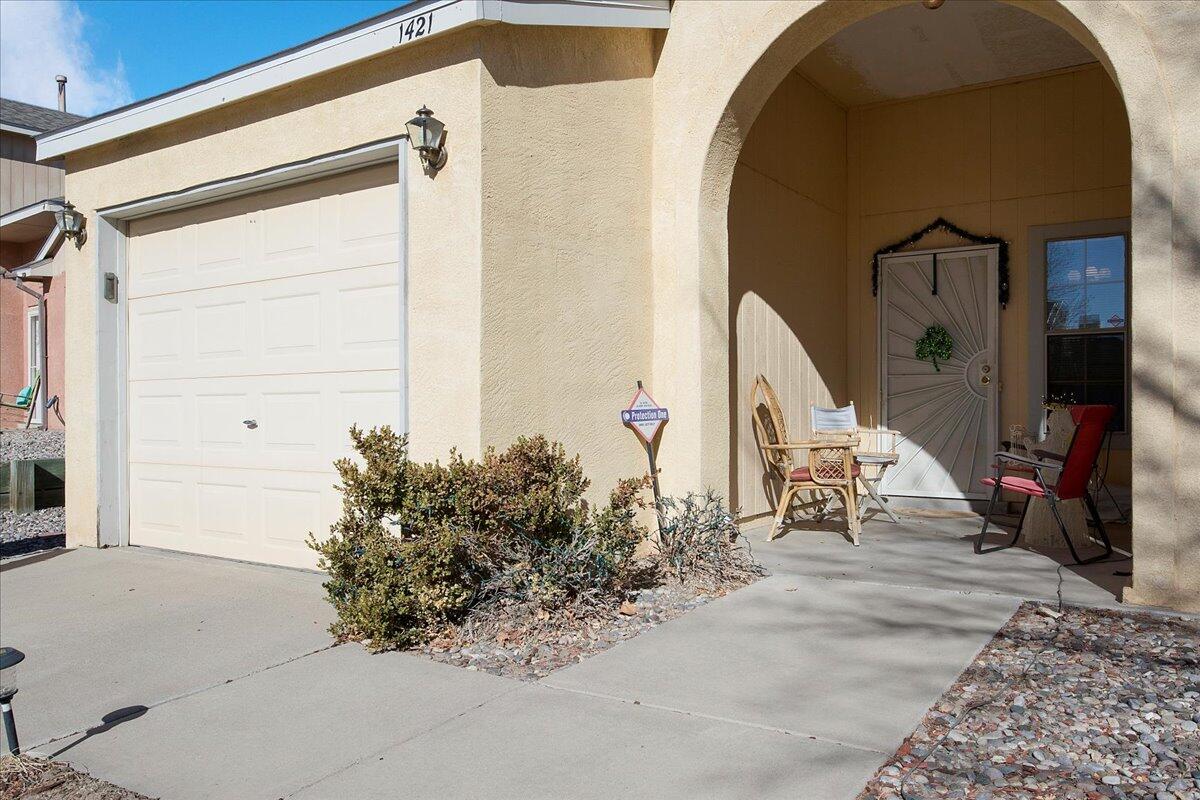 1421 LUPINE Drive NE