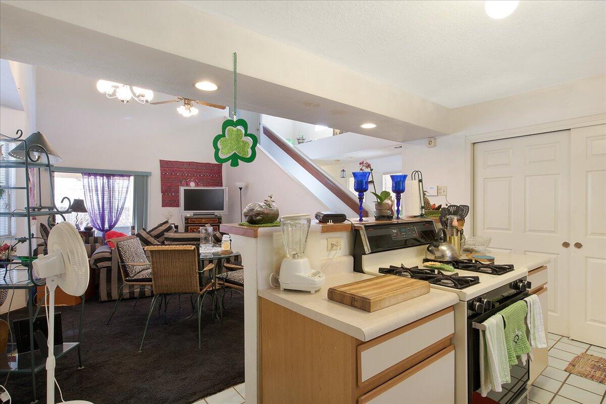 1421 LUPINE Drive NE