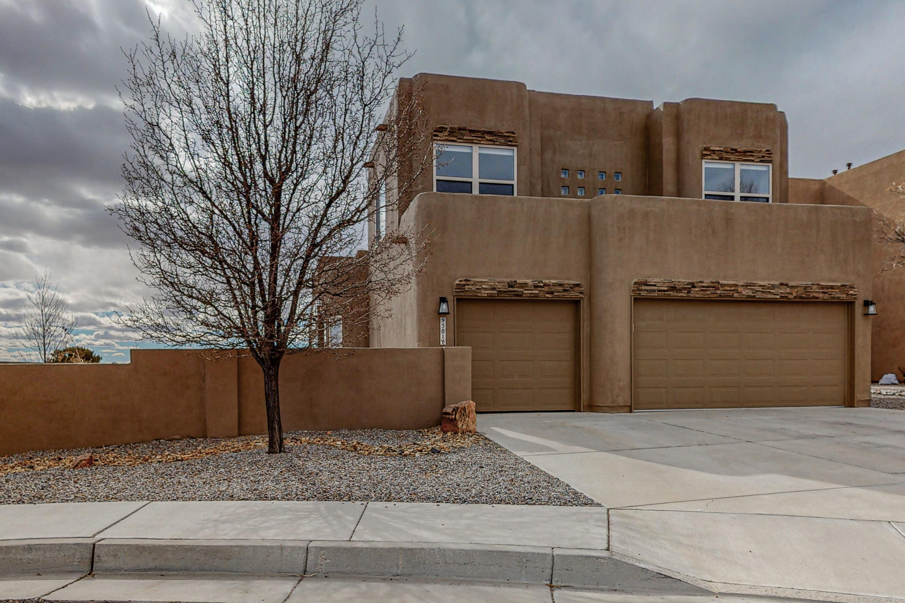 9501 CALLE CHAMISA NW