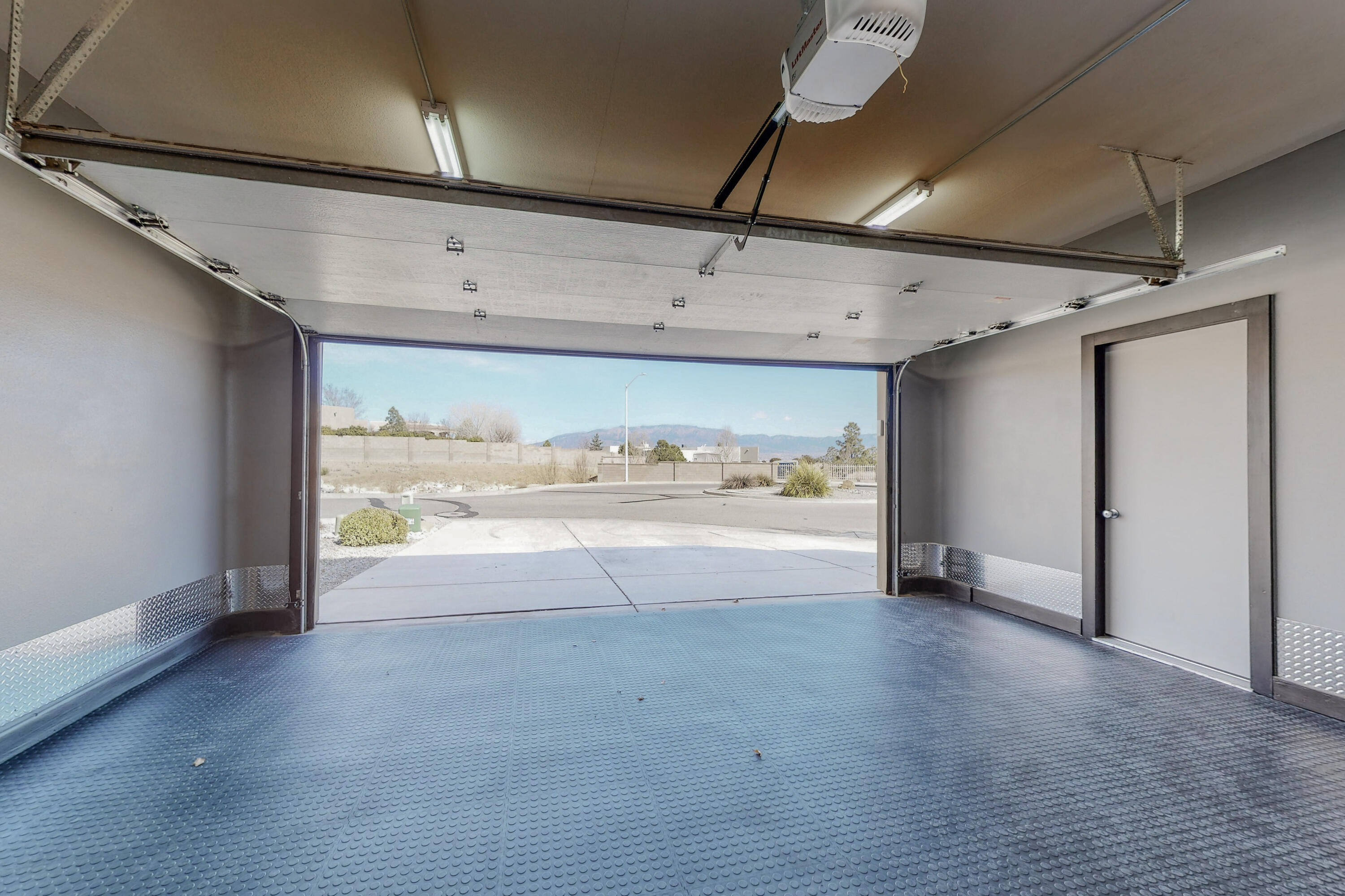 9501 CALLE CHAMISA NW