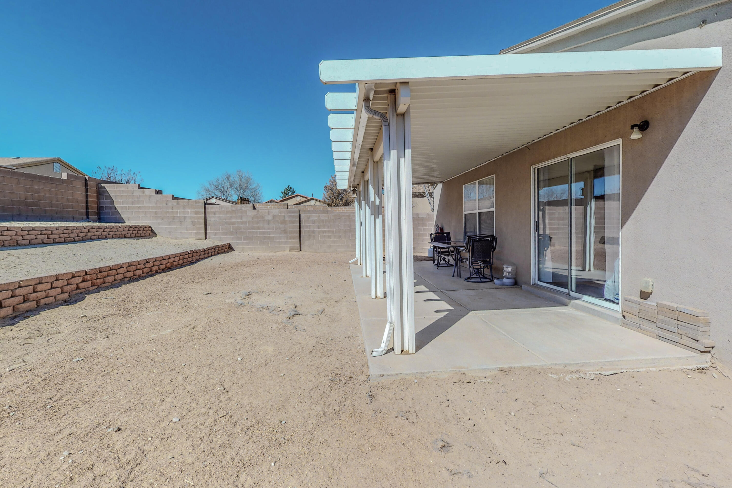 639 Cyan Court NW