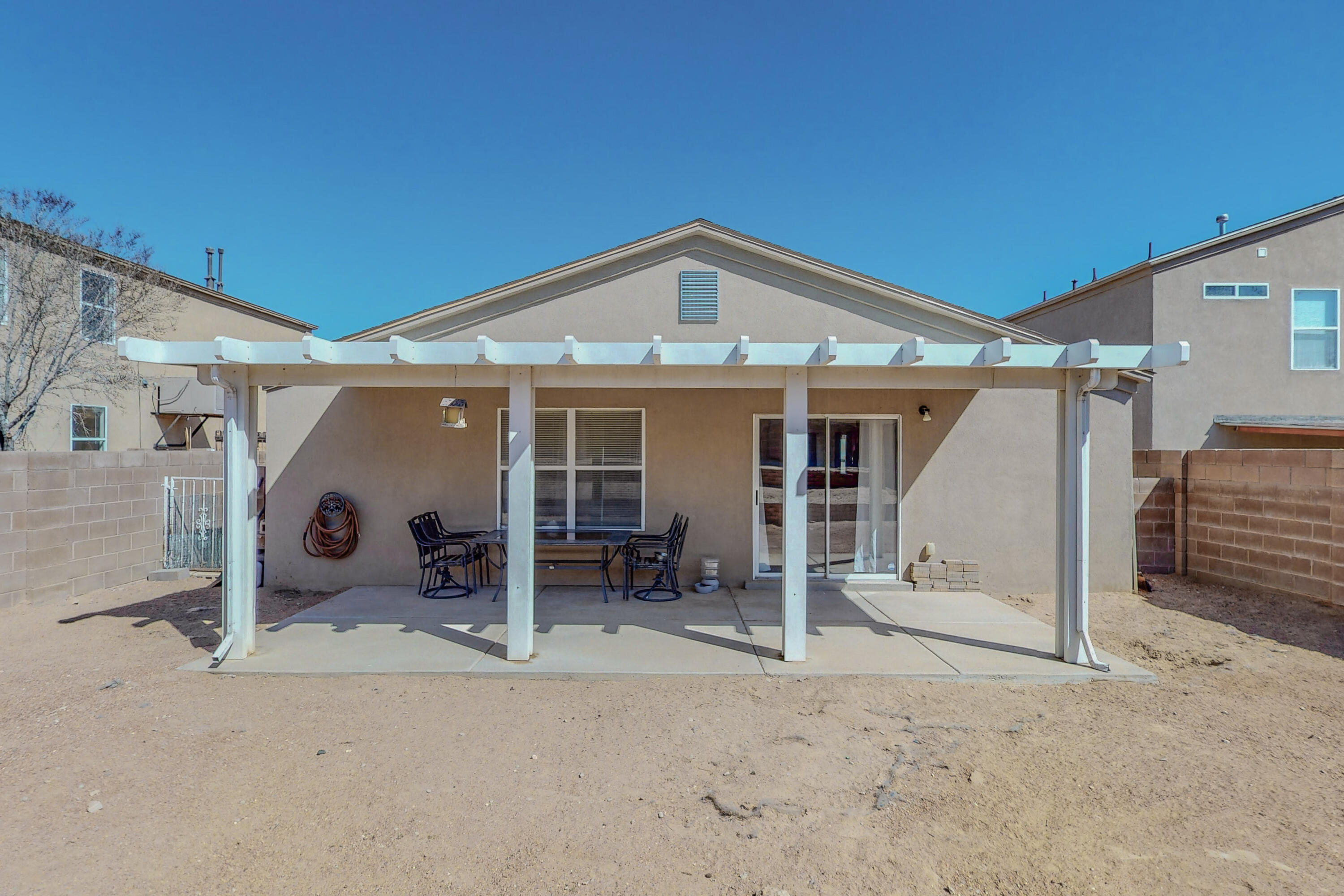 639 Cyan Court NW