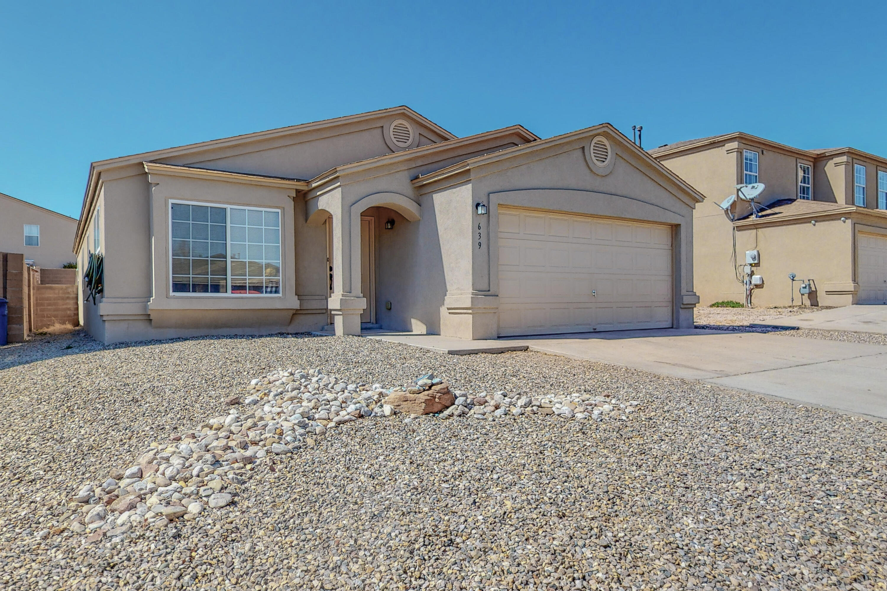 639 Cyan Court NW