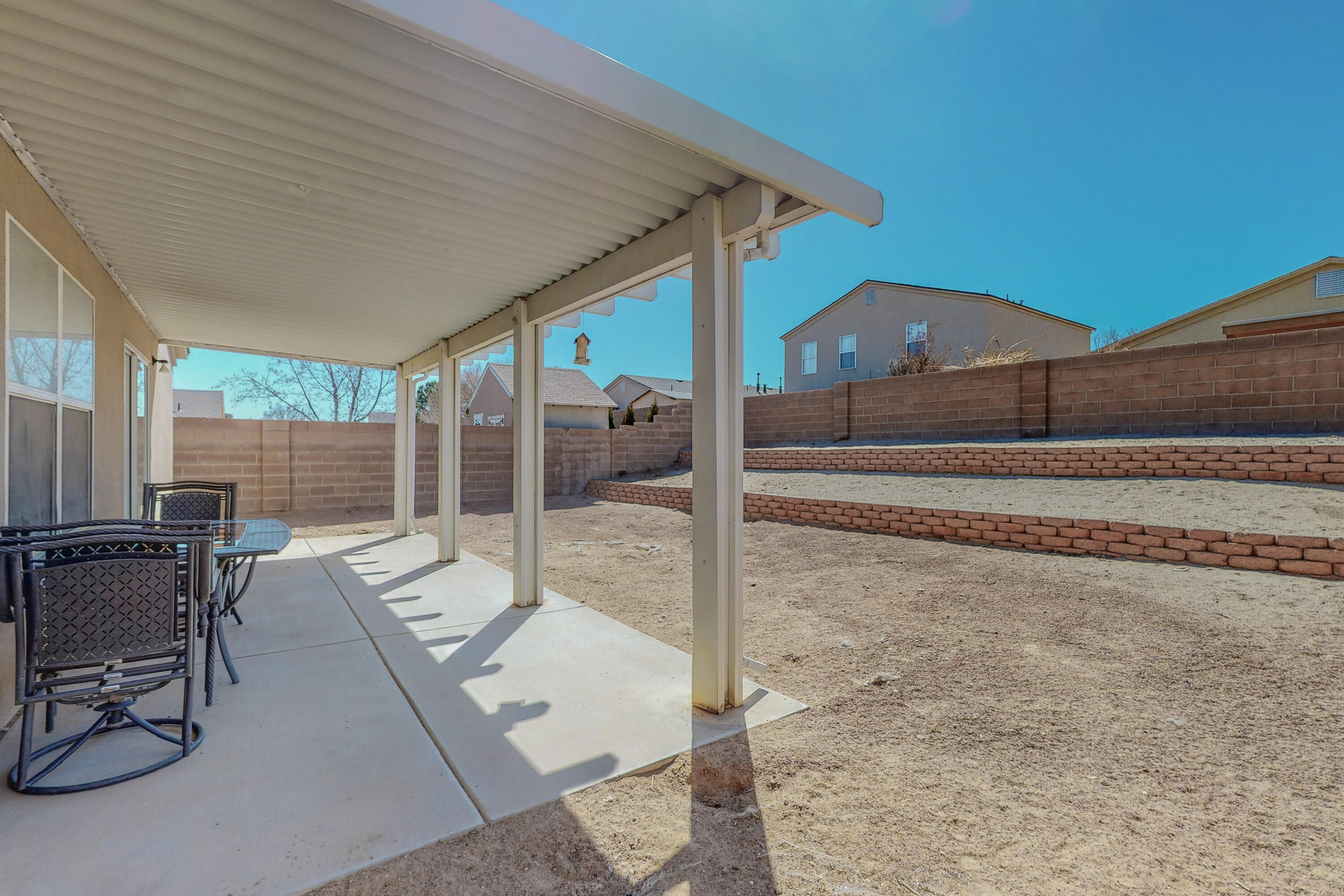 639 Cyan Court NW