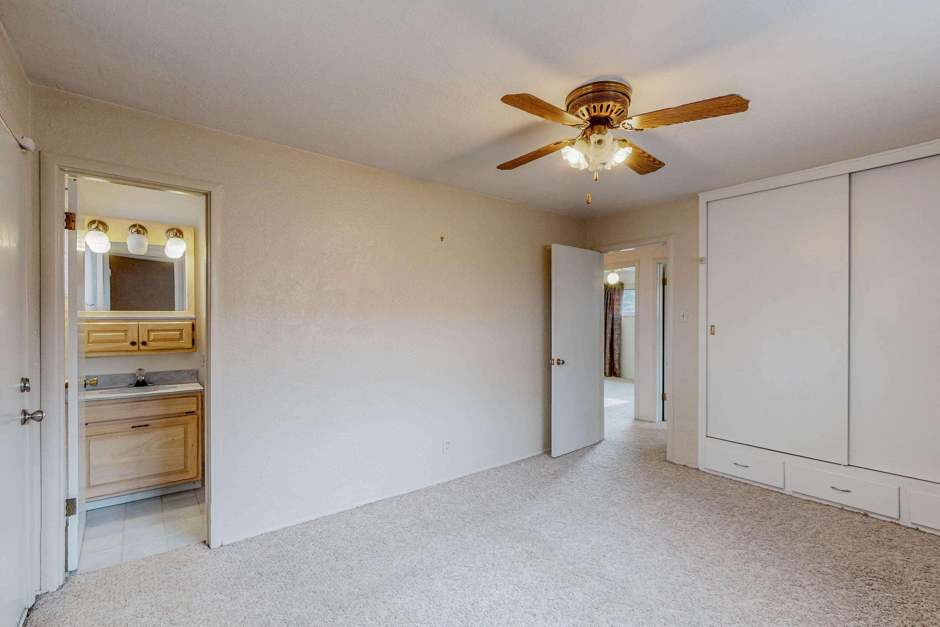 2013 MARTHA Street NE