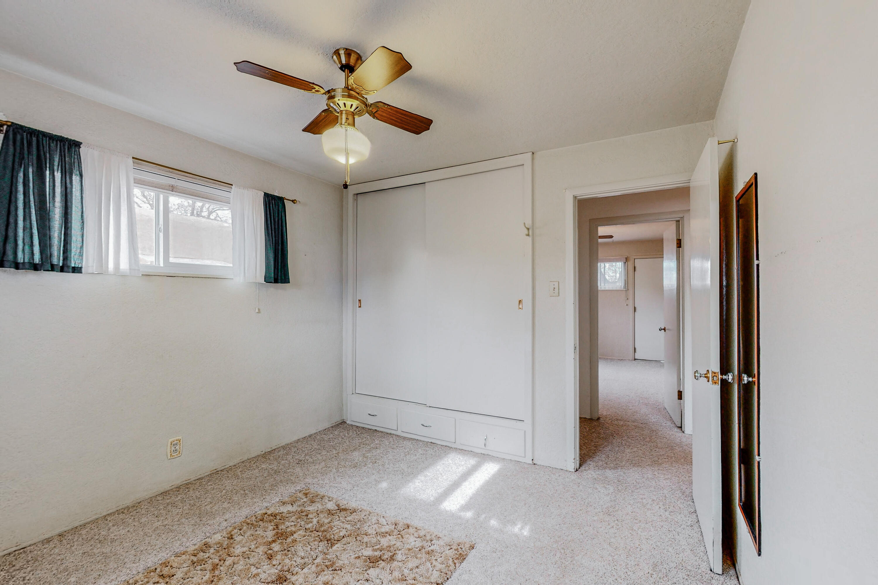2013 MARTHA Street NE