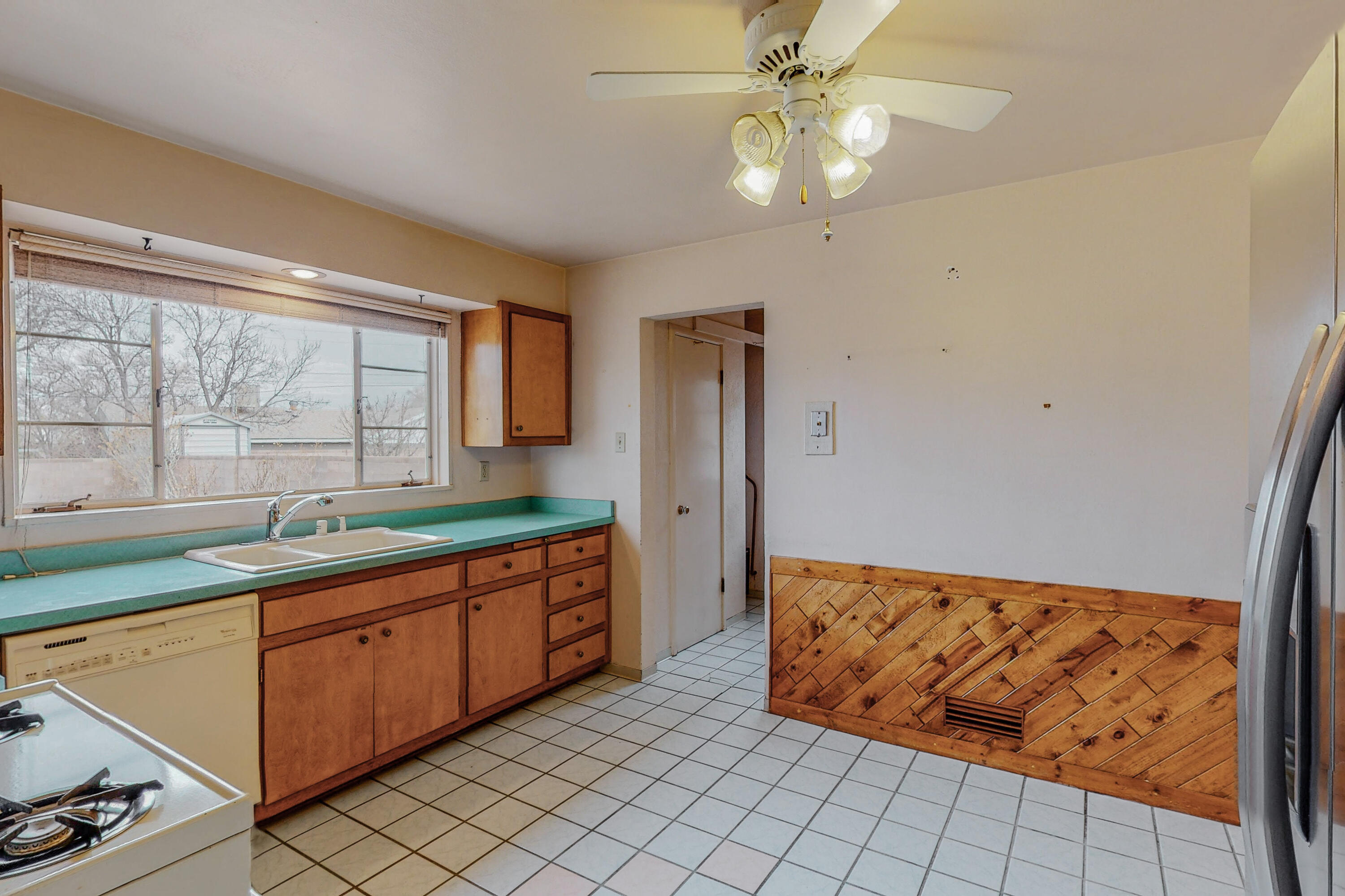 2013 MARTHA Street NE