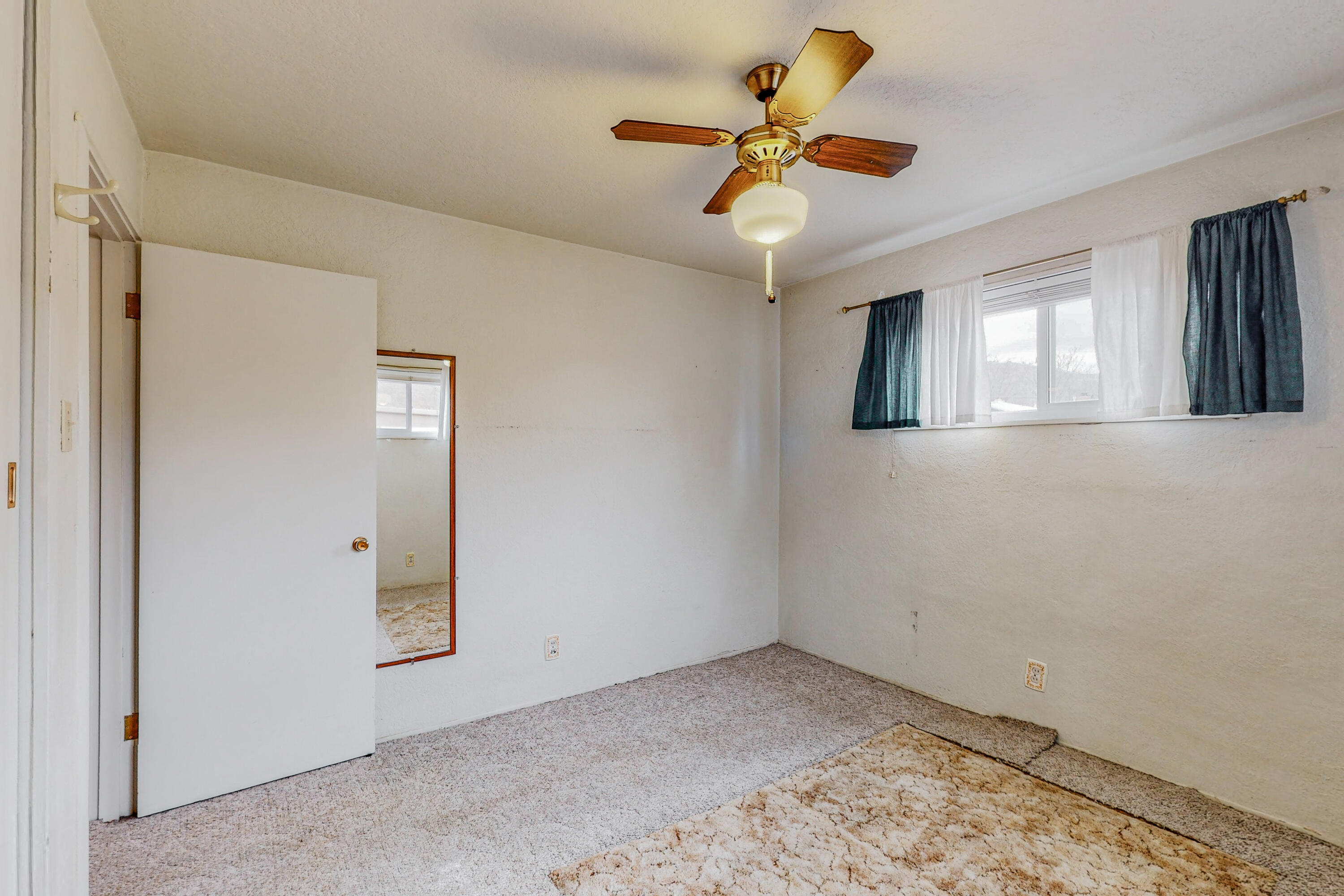 2013 MARTHA Street NE
