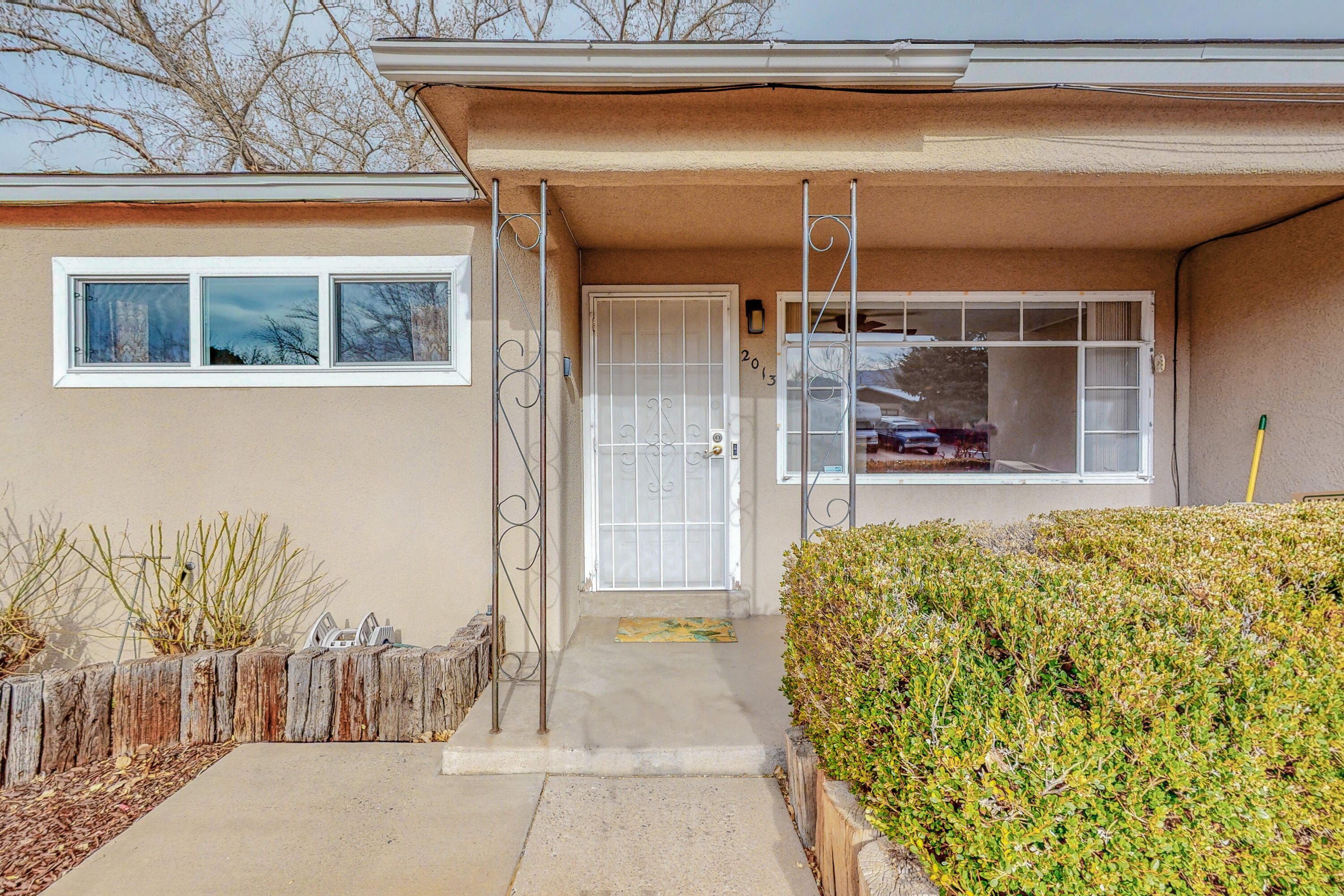 2013 MARTHA Street NE