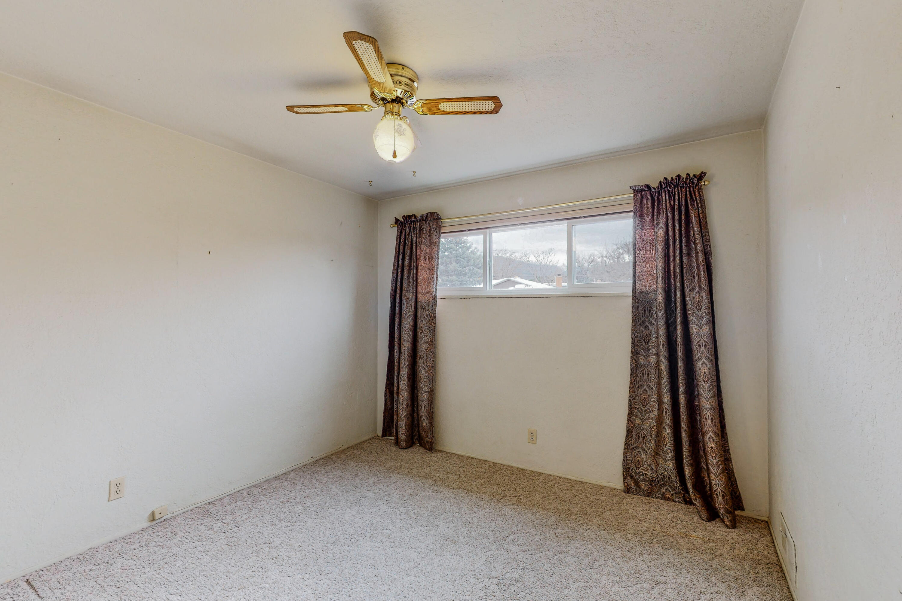 2013 MARTHA Street NE