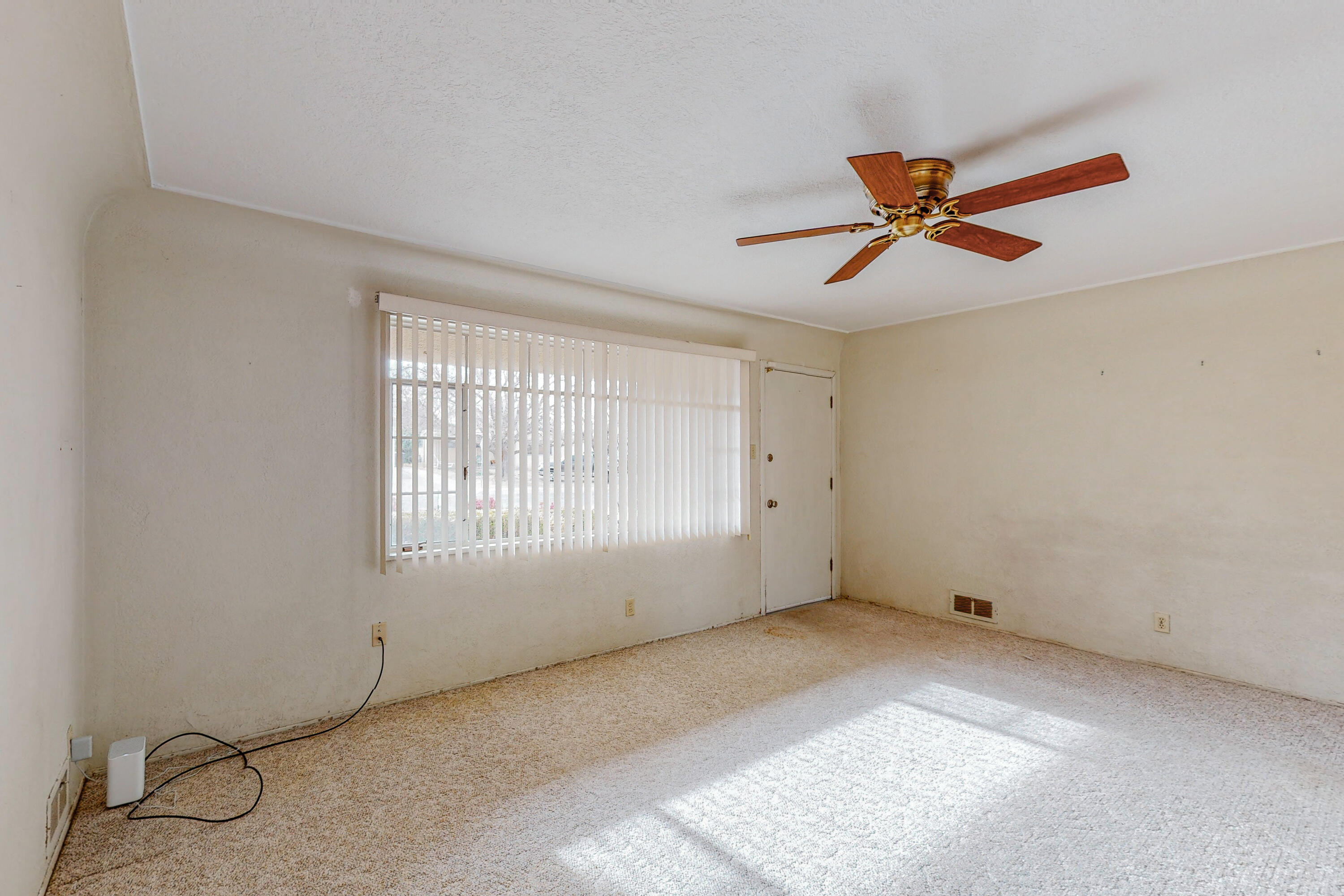 2013 MARTHA Street NE