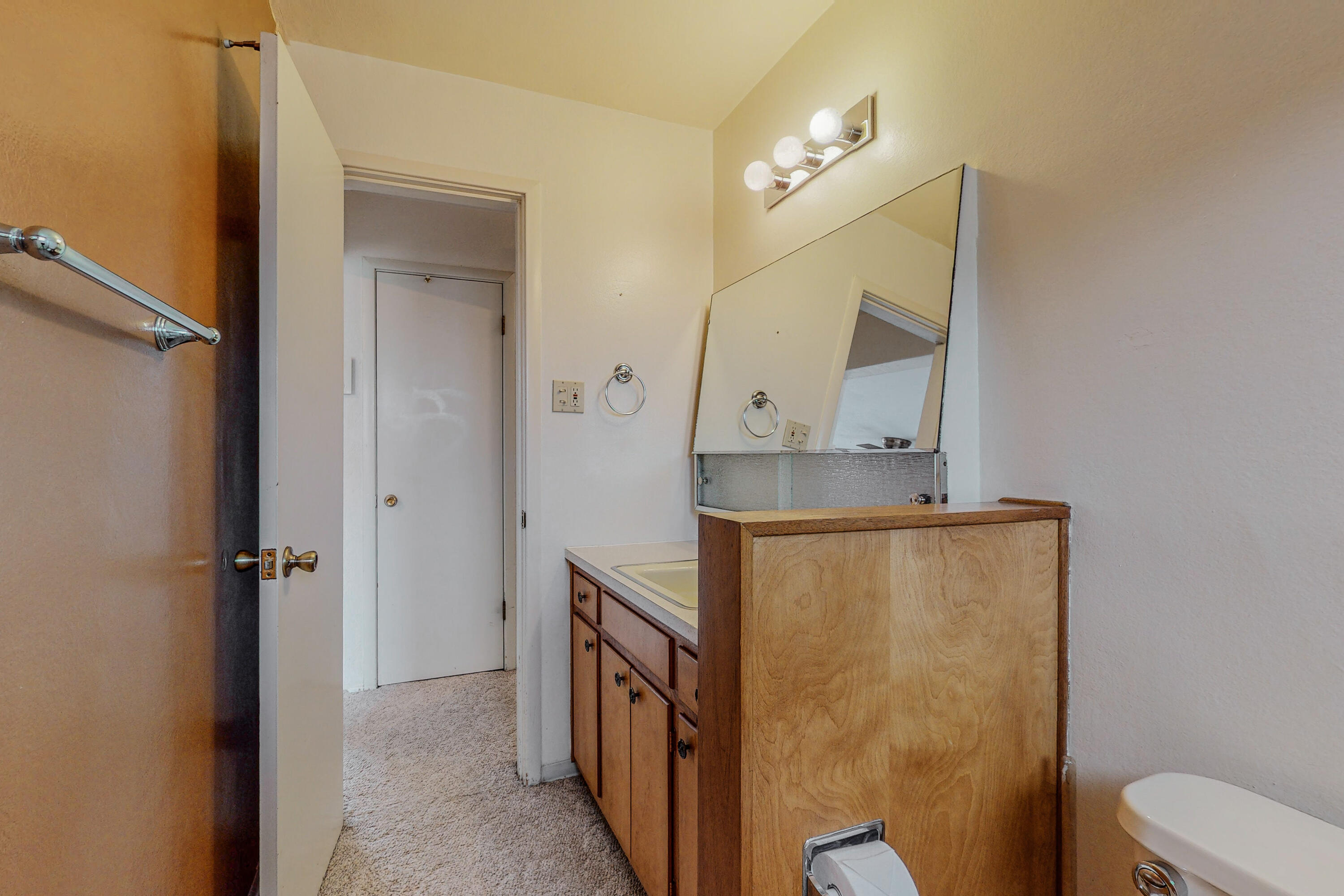 2013 MARTHA Street NE