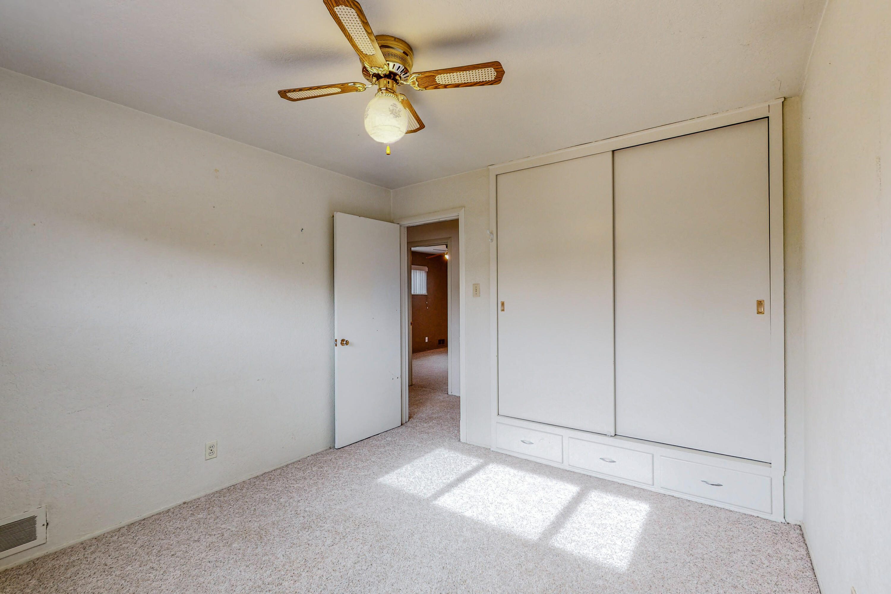 2013 MARTHA Street NE