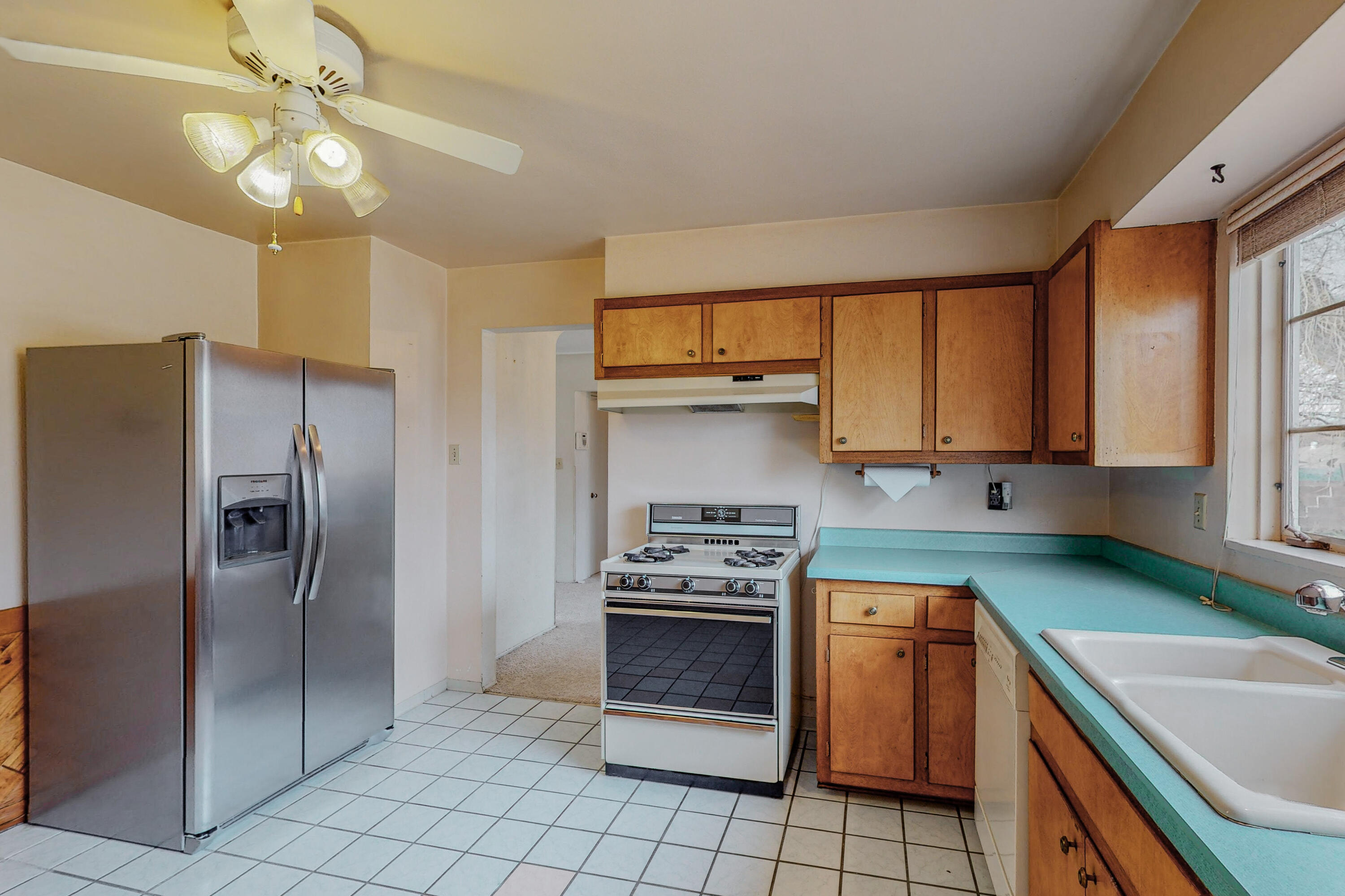 2013 MARTHA Street NE