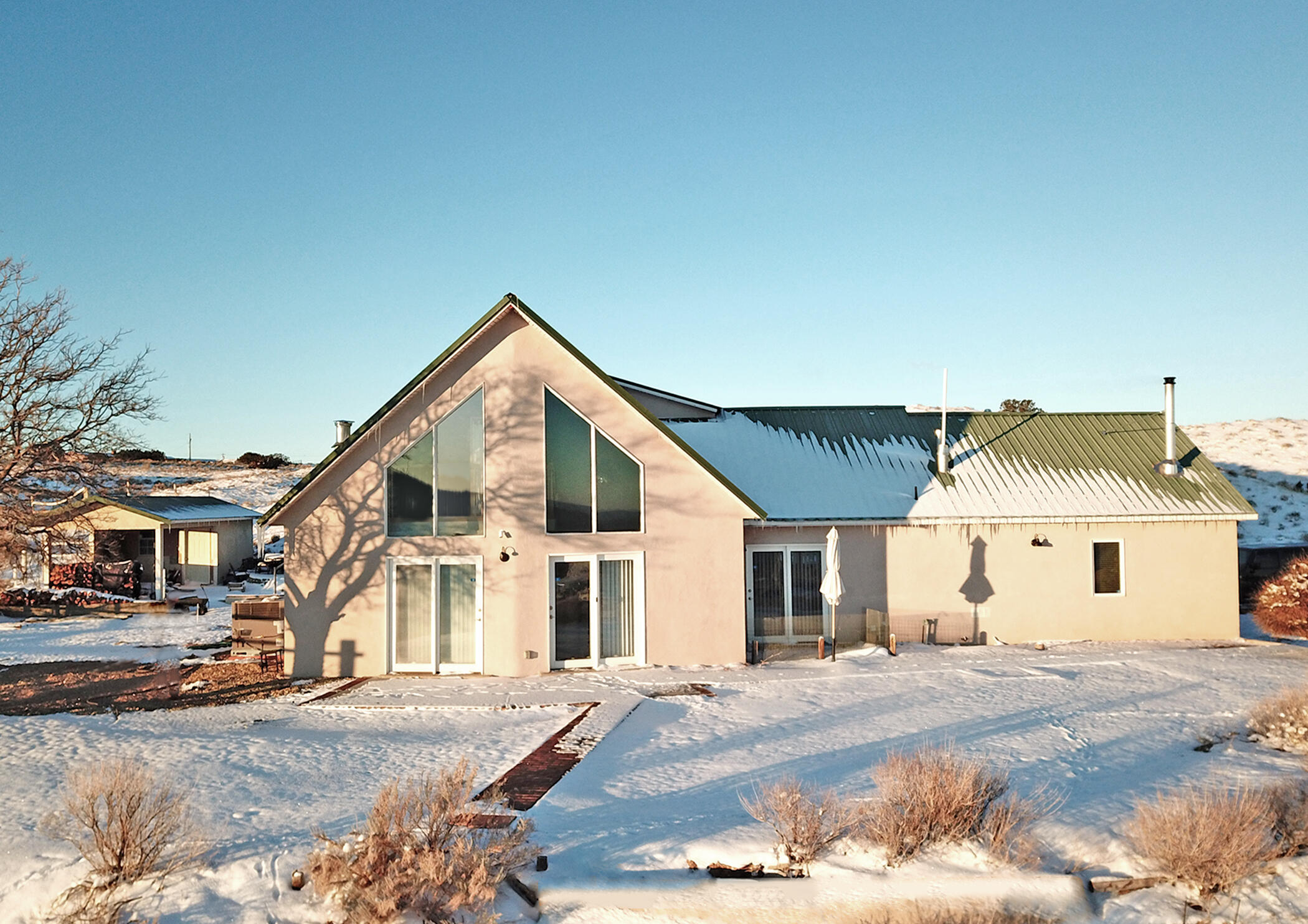 1050 Acorn Loop NE