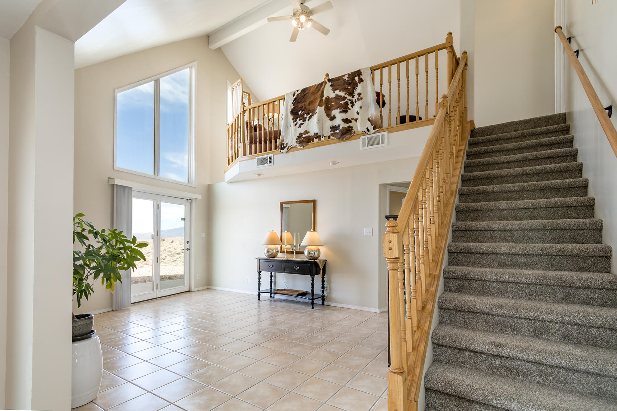 1050 Acorn Loop NE
