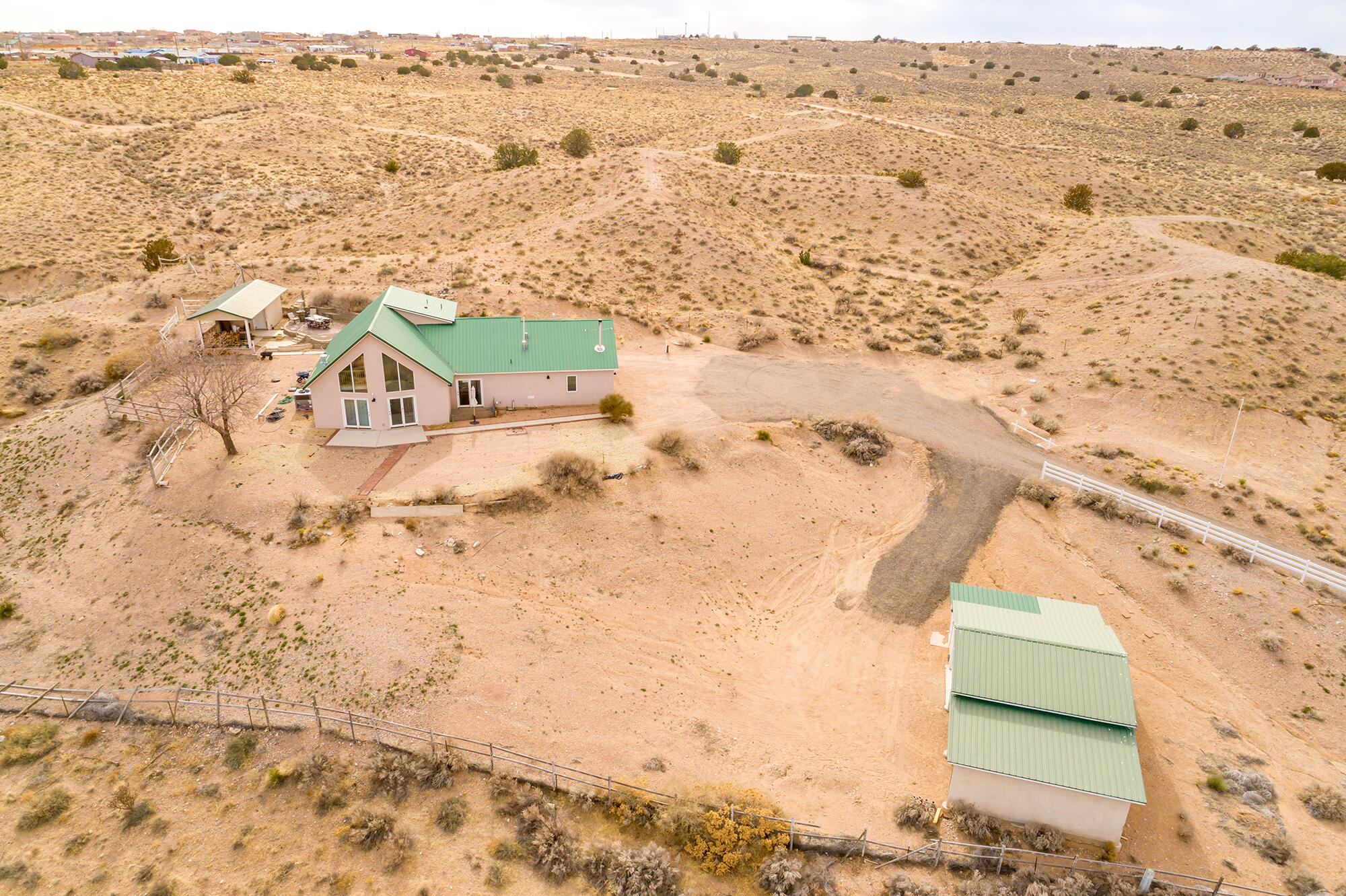 1050 Acorn Loop NE