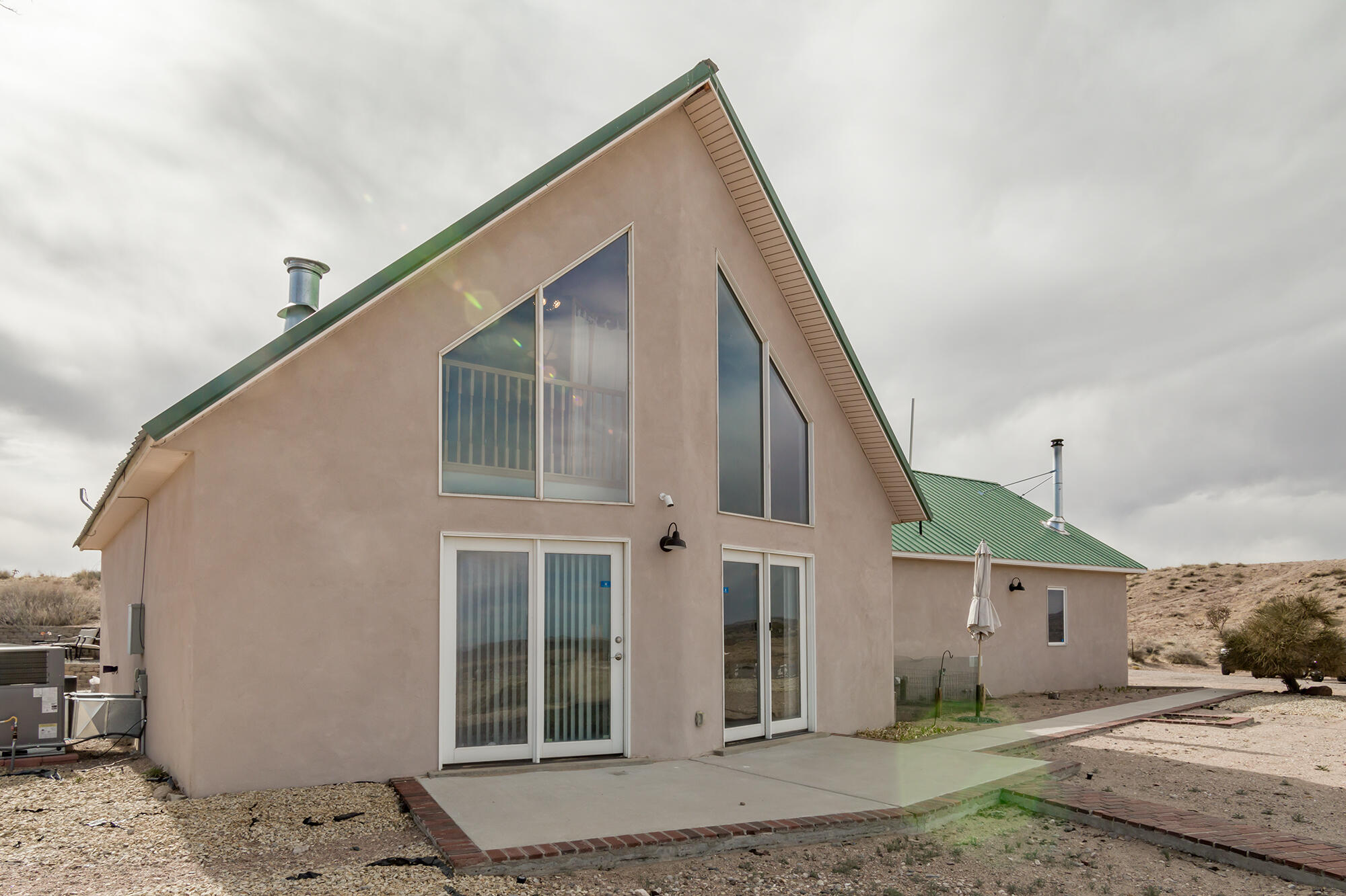 1050 Acorn Loop NE