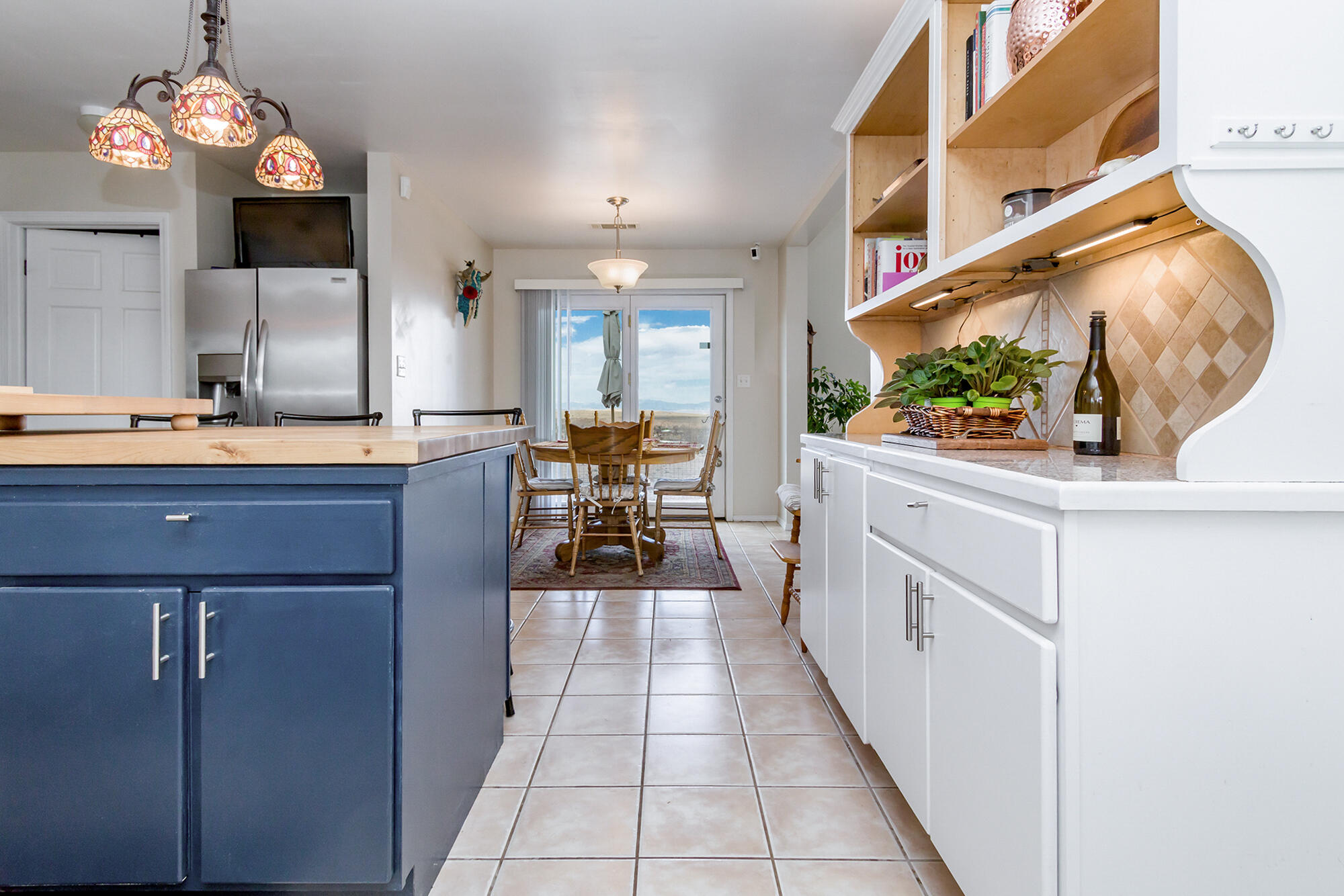 1050 Acorn Loop NE