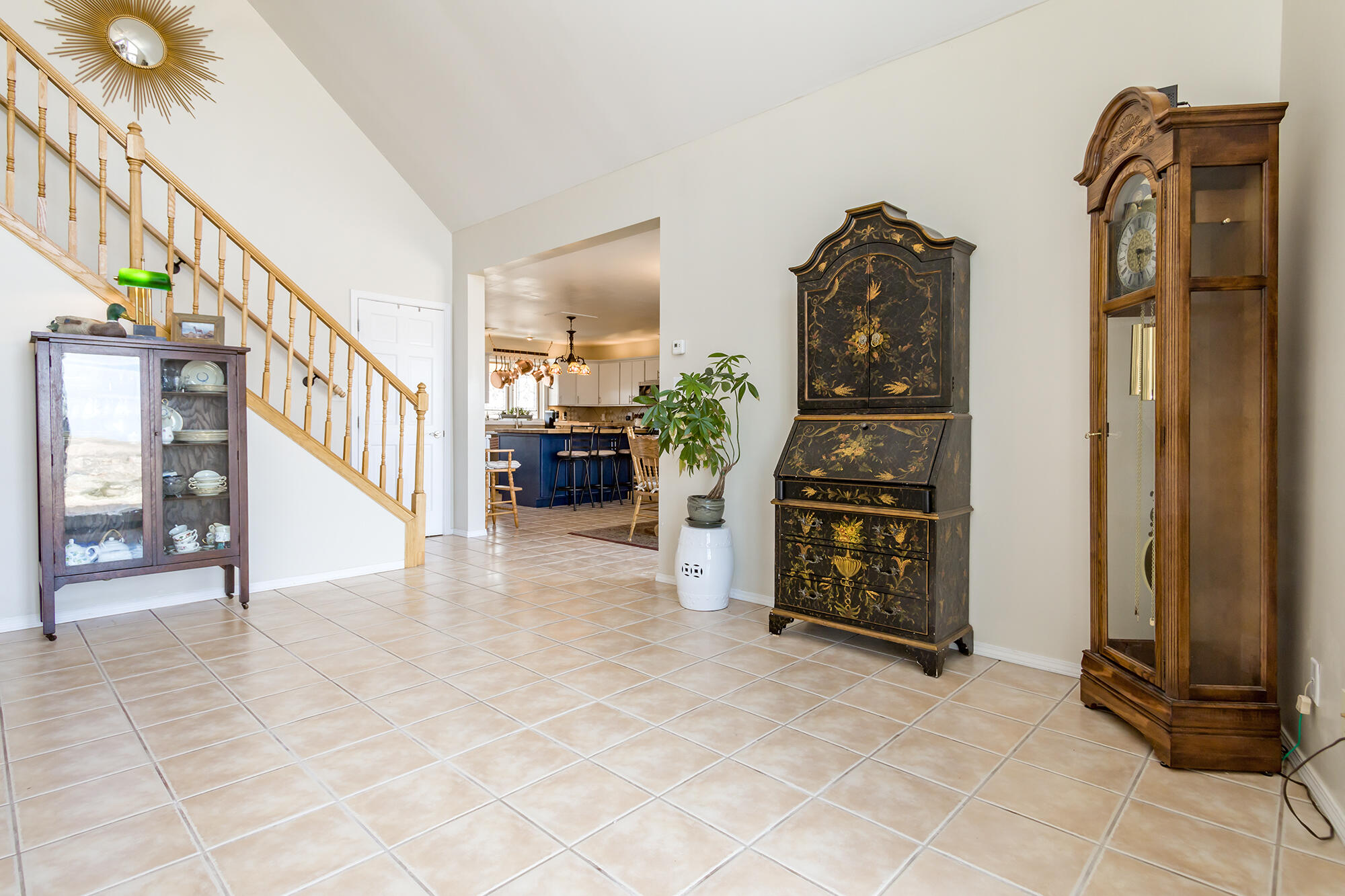 1050 Acorn Loop NE