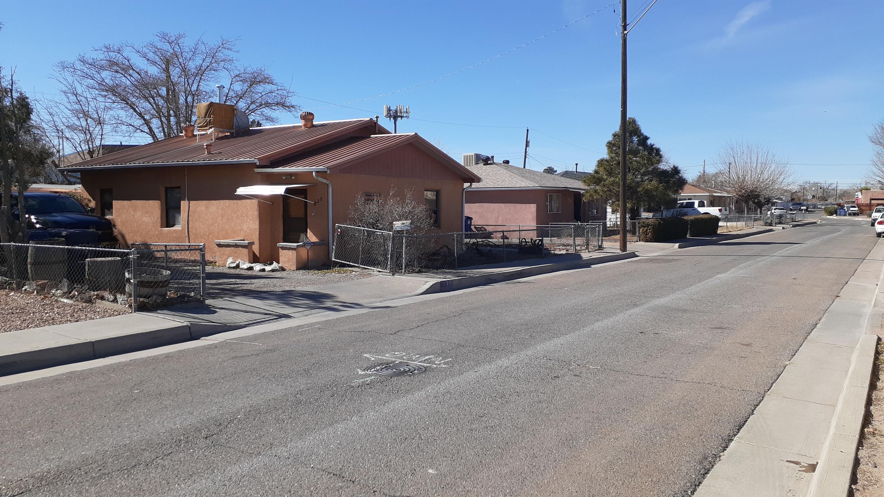 220 SAN ANDRES Avenue NW