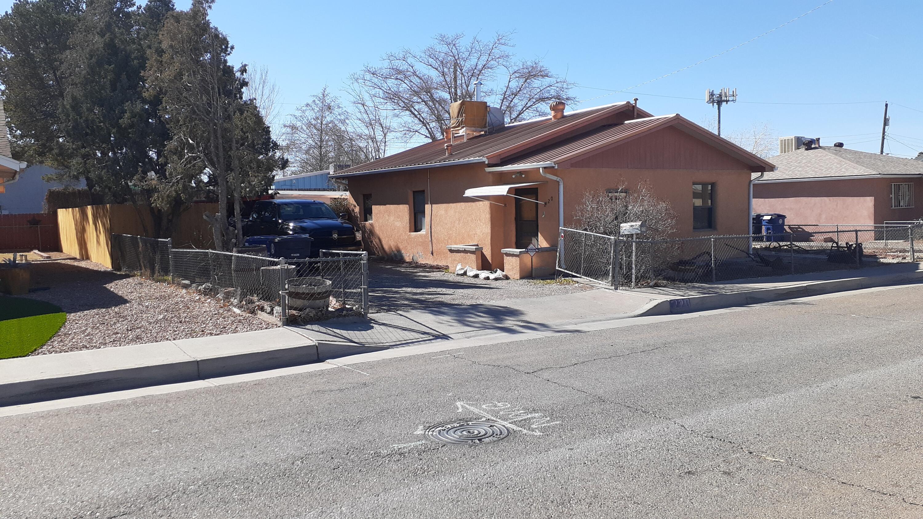 220 SAN ANDRES Avenue NW