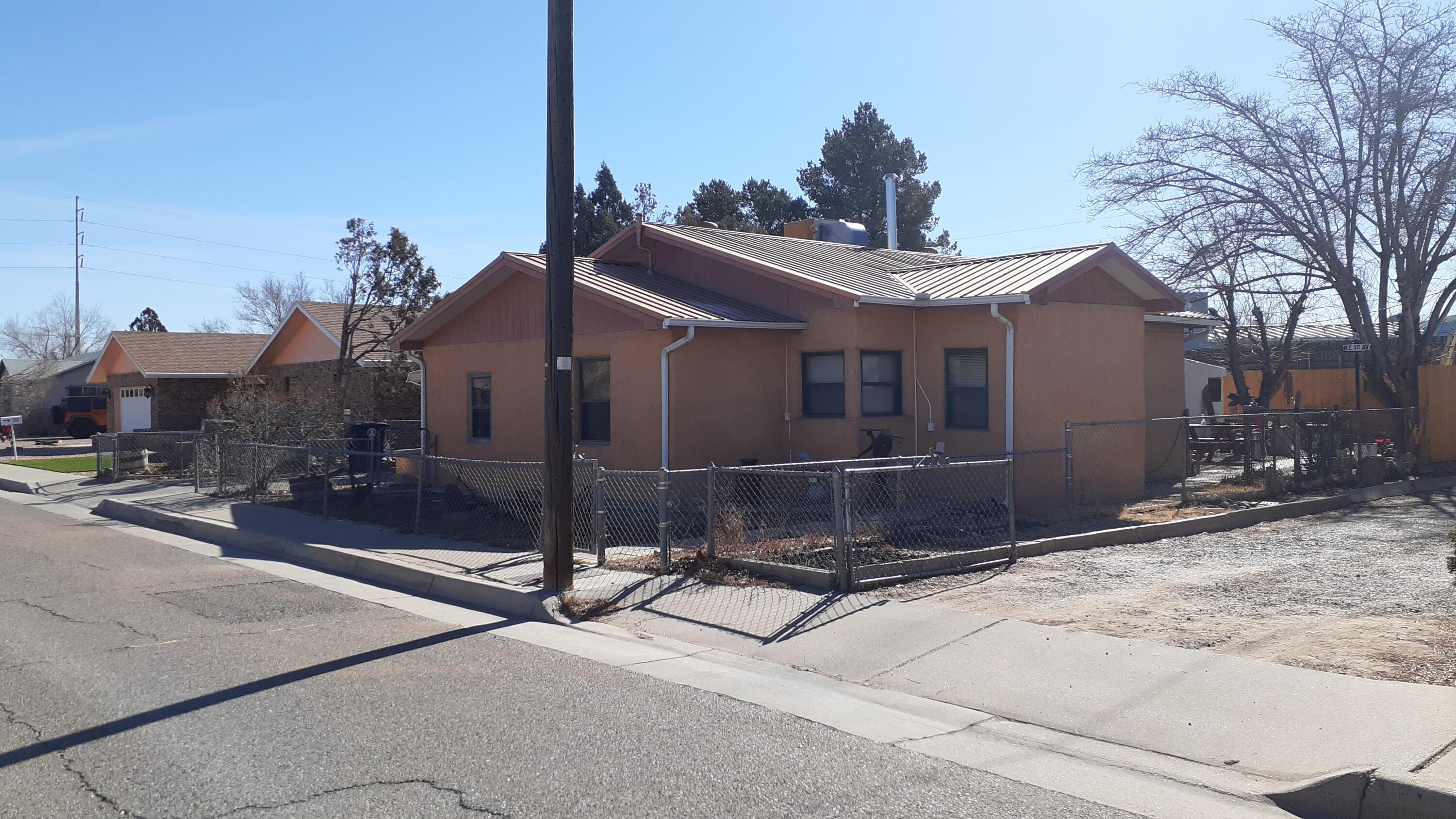 220 SAN ANDRES Avenue NW