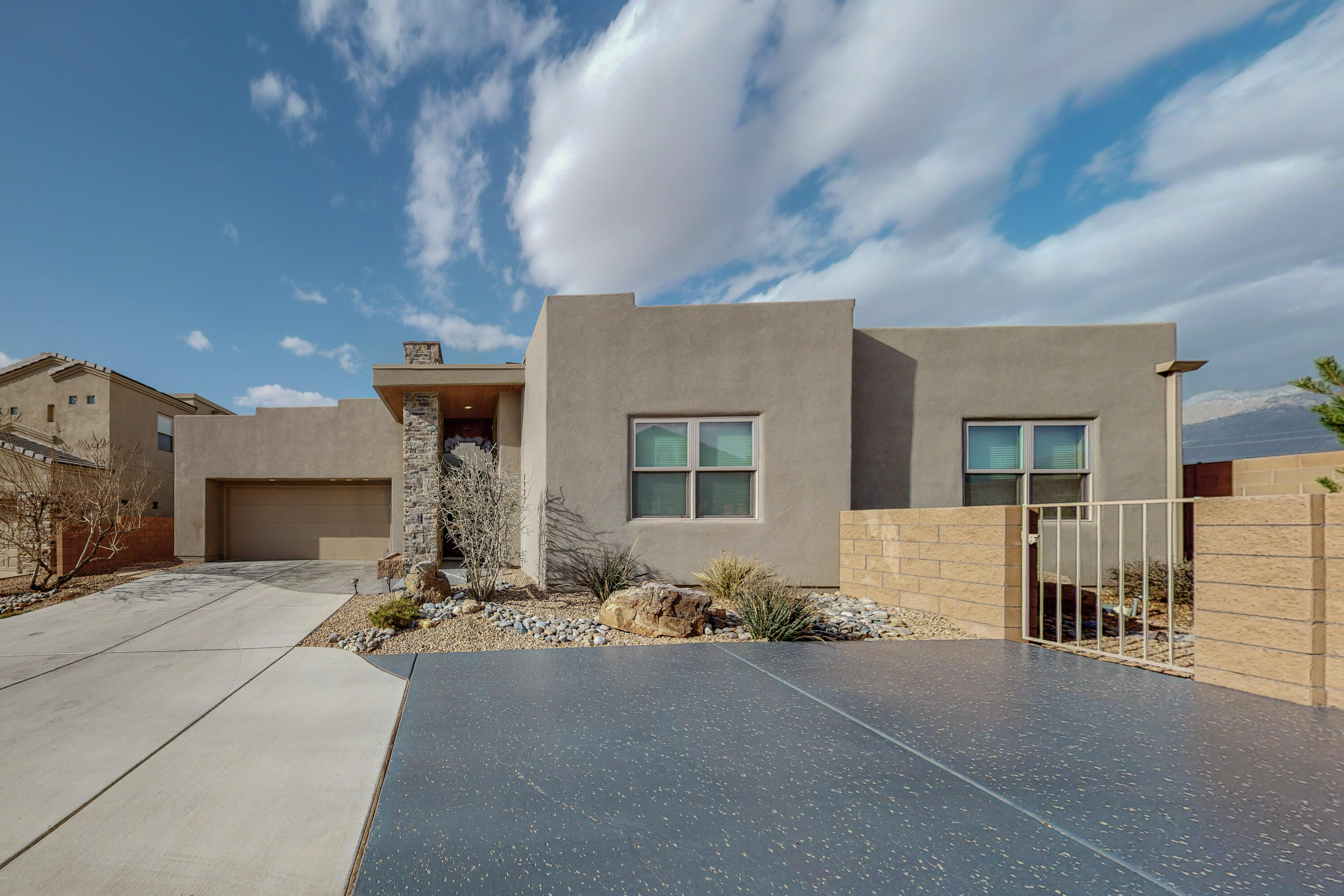 8923 SIGNAL POINTE Lane NE