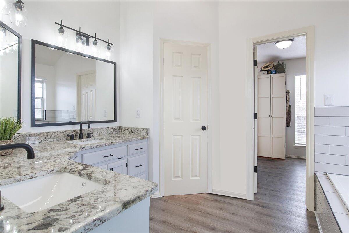 7504 RIO SALADO Court NW