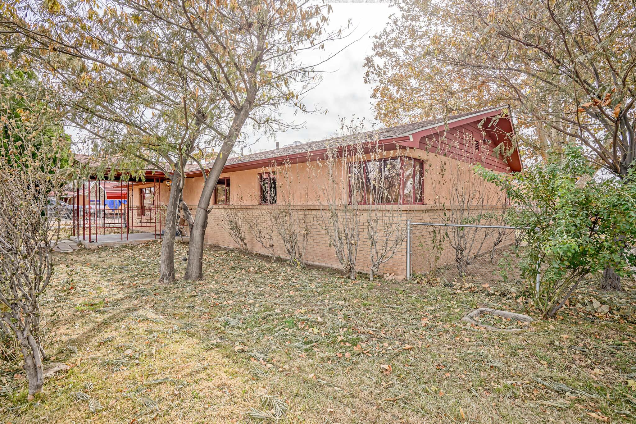 2122 GIRAUDO Place SW