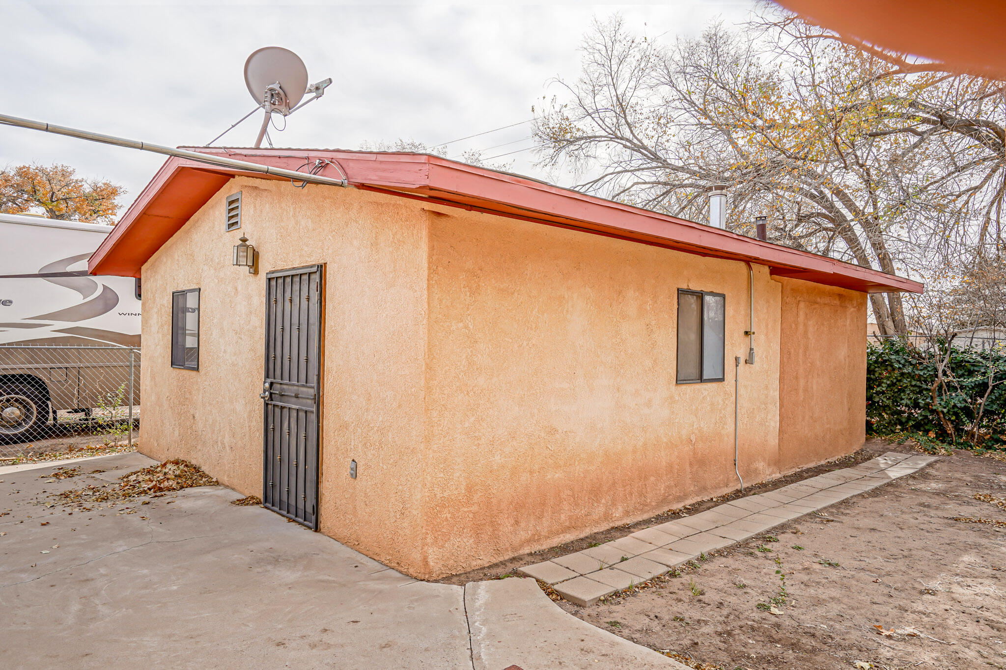 2122 GIRAUDO Place SW