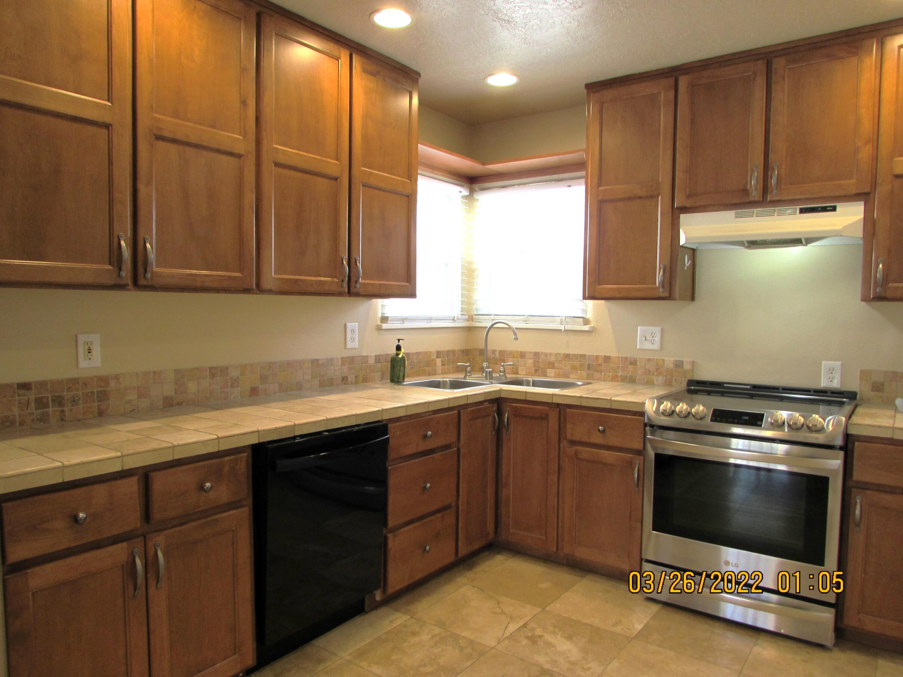 412 MORNINGSIDE Drive SE