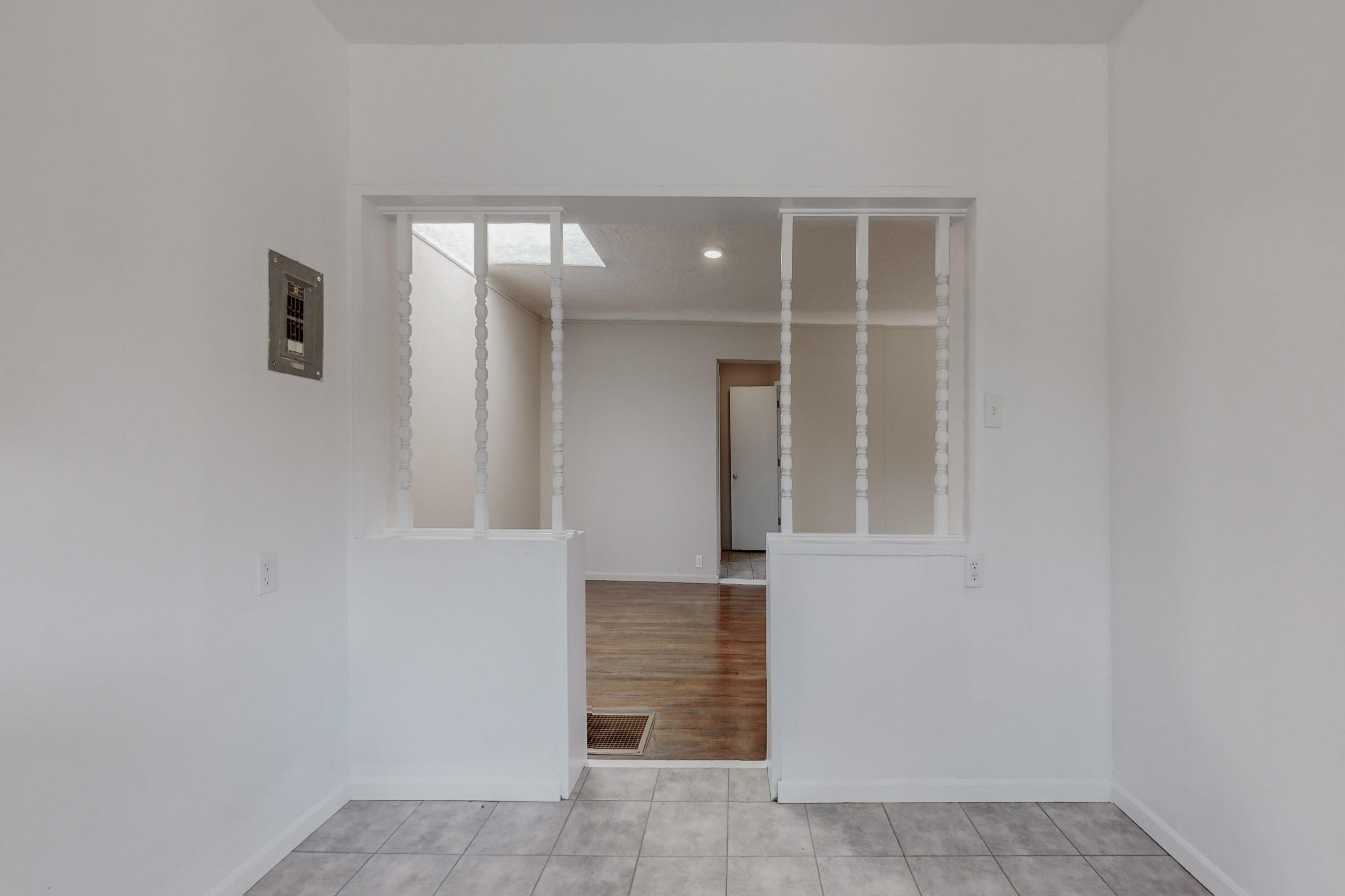 236 SANDOVAL Road SW