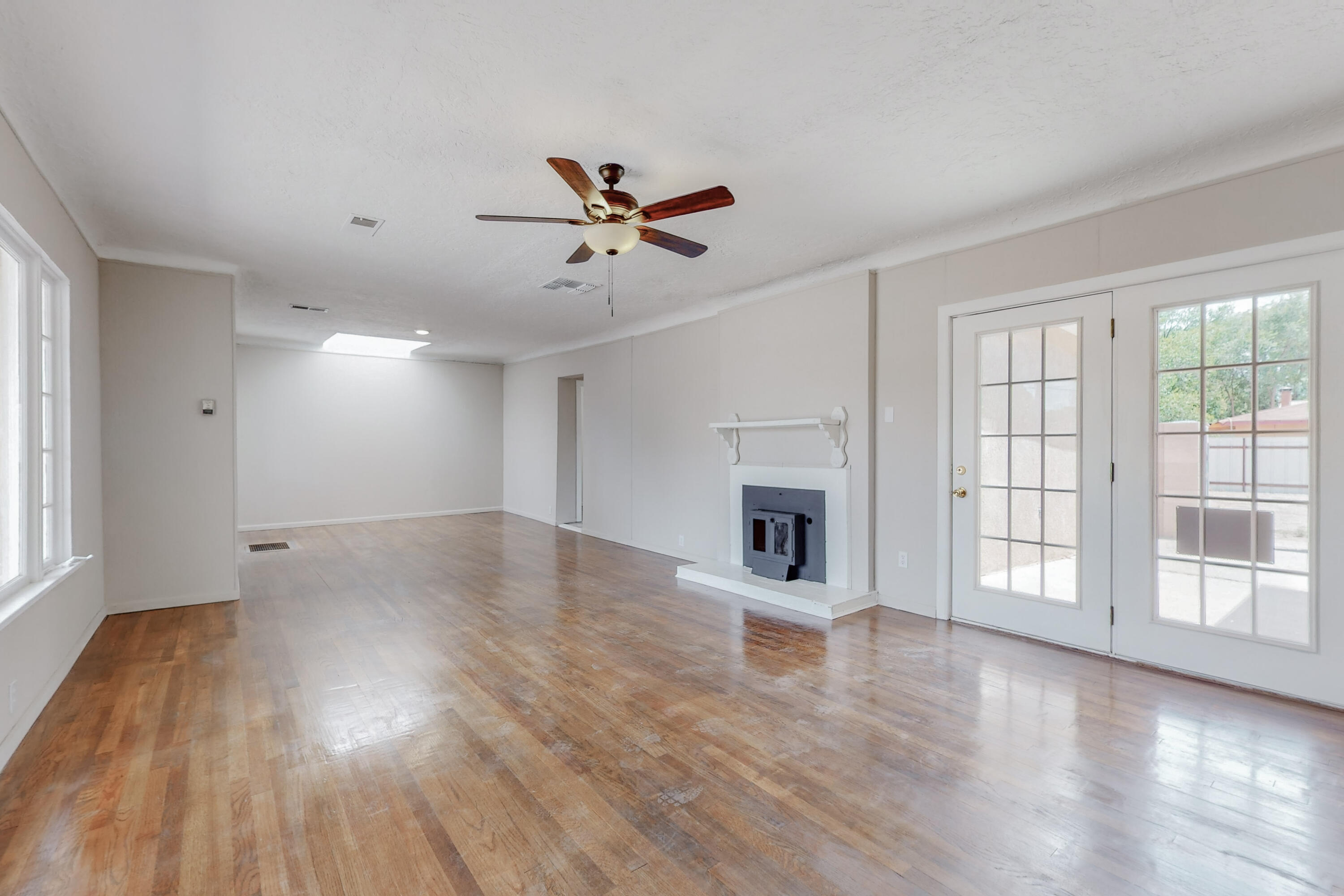 236 SANDOVAL Road SW