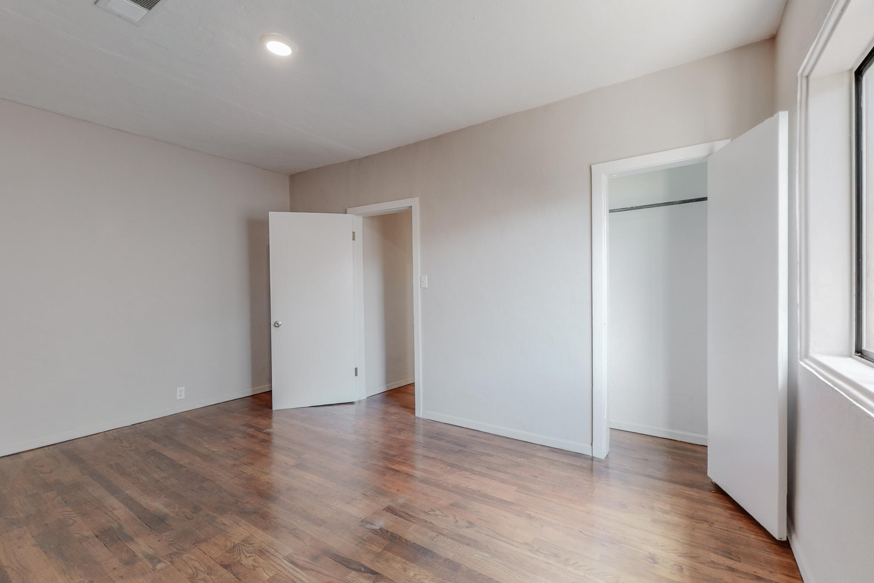 236 SANDOVAL Road SW