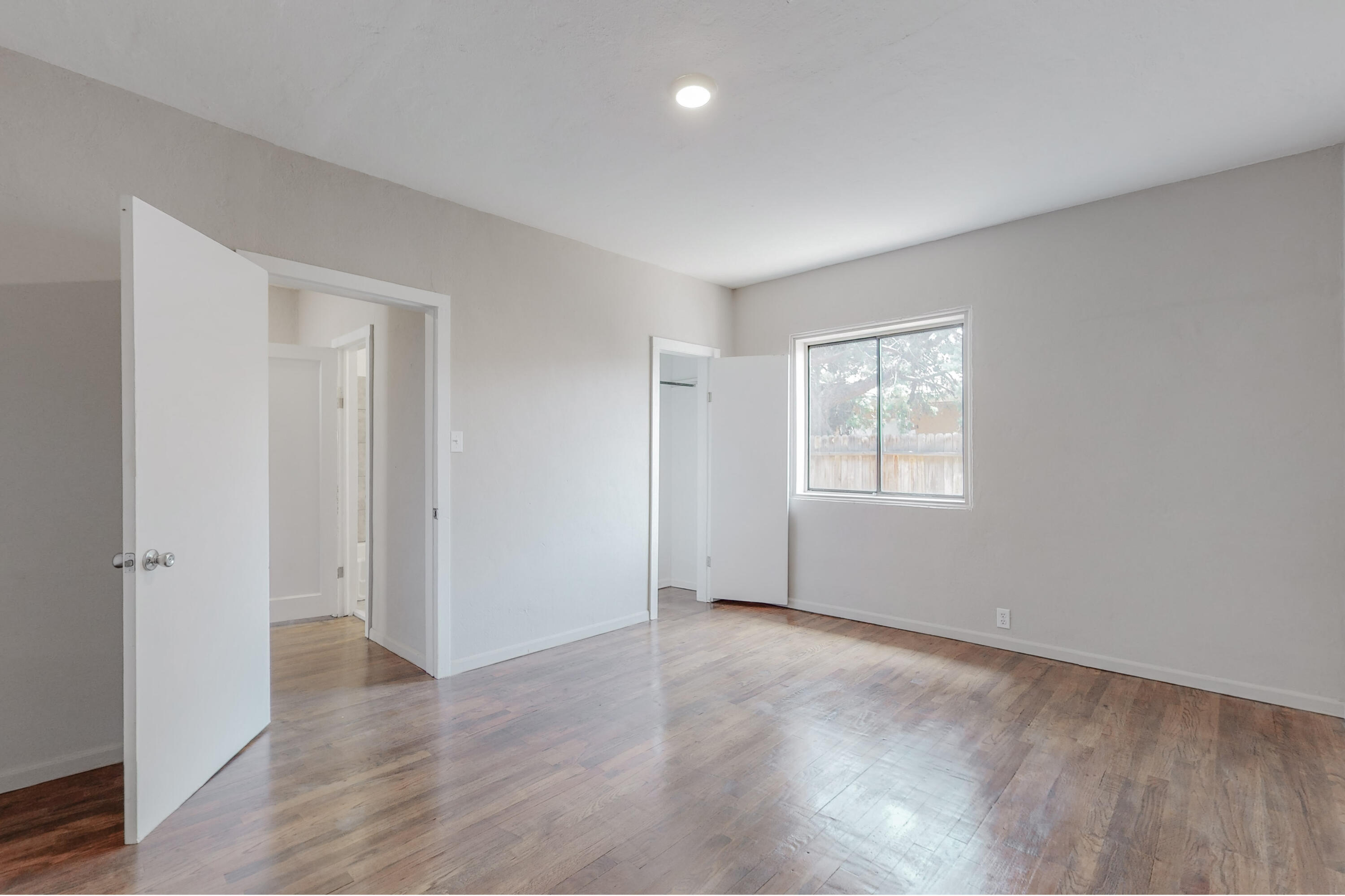 236 SANDOVAL Road SW