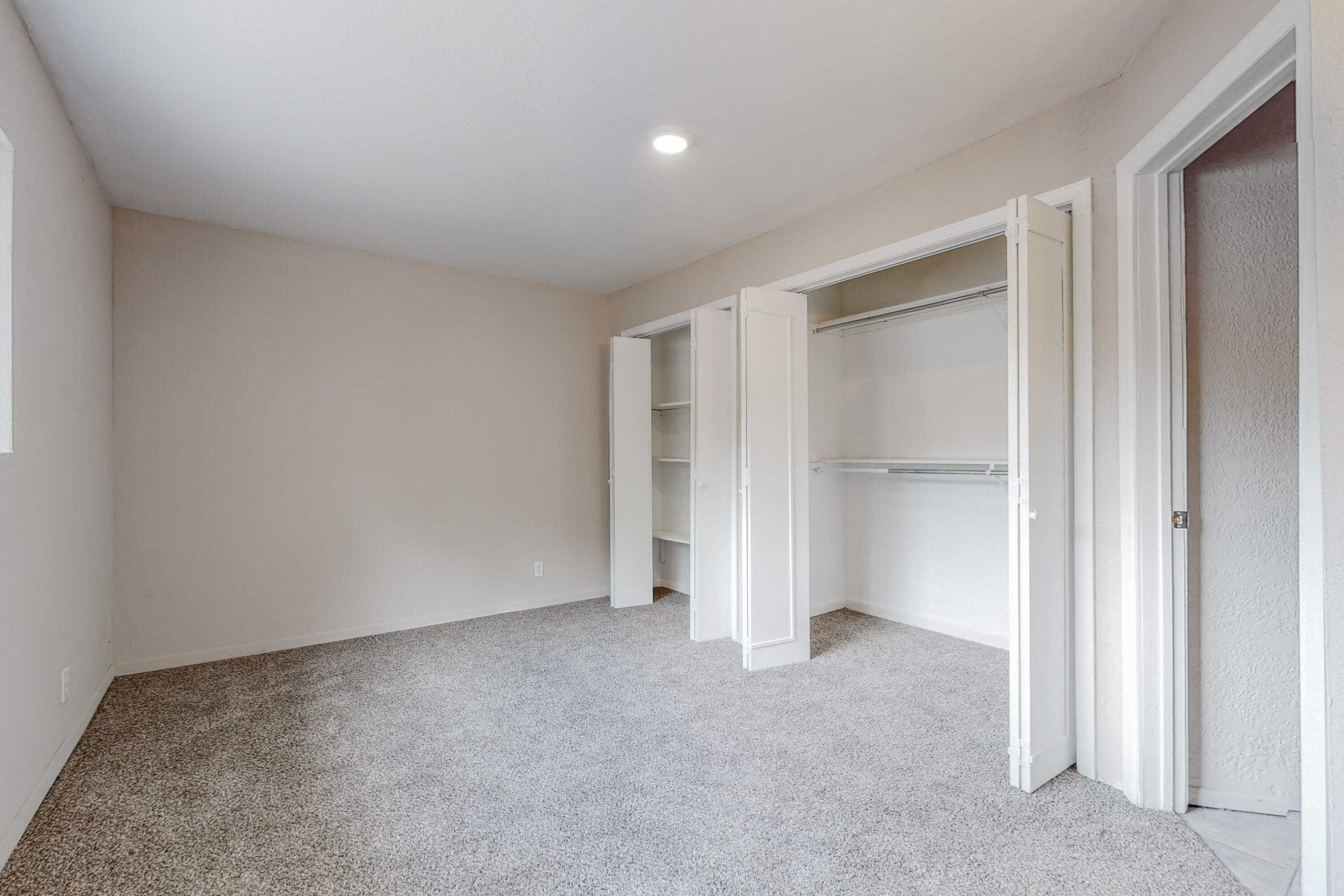 236 SANDOVAL Road SW